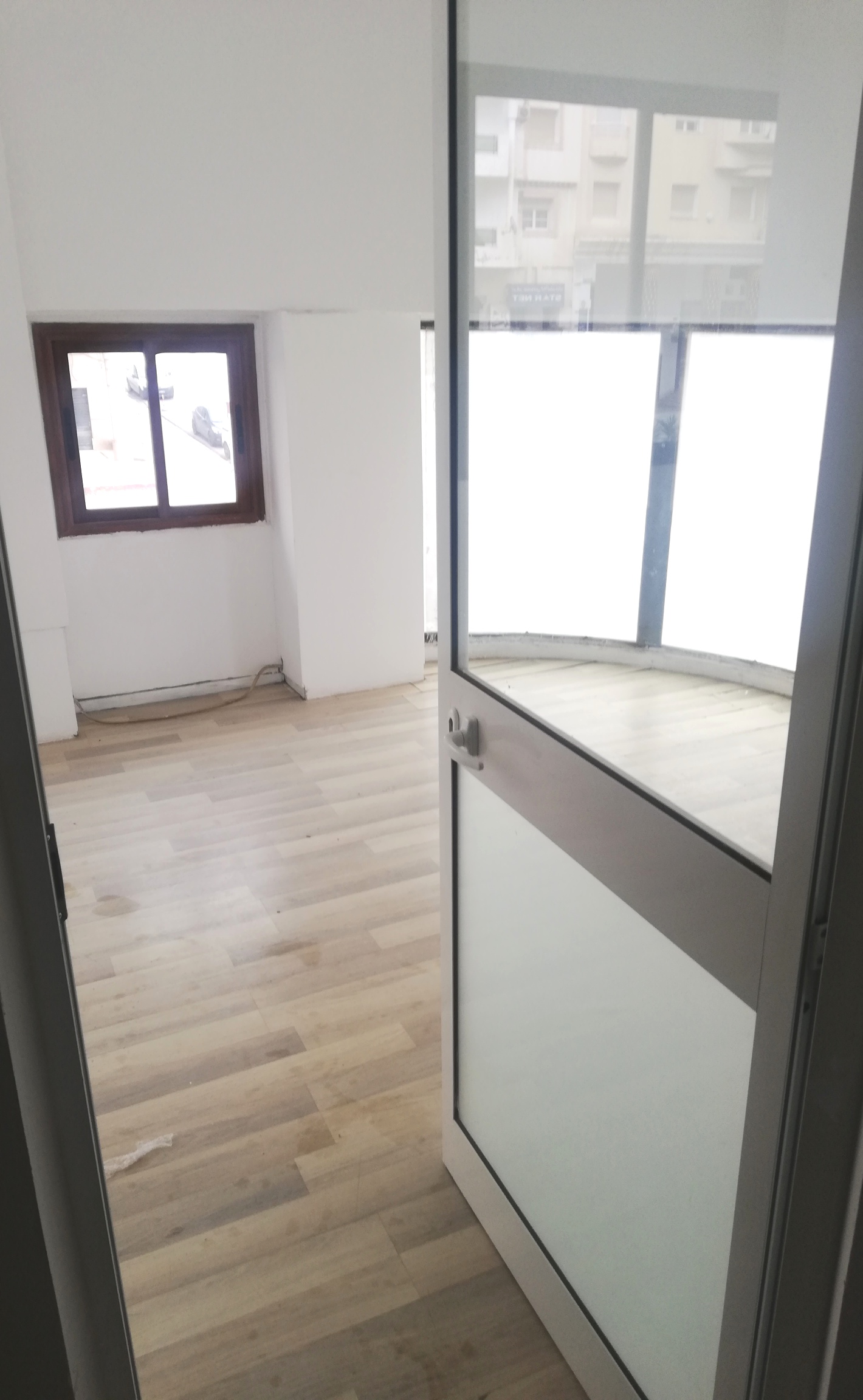 Ariana Ville&nbsp;Cite Ennasr 2&nbsp;Location&nbsp;Appart. 1 pi�ce&nbsp;Usage bureau 650 dt 7ois