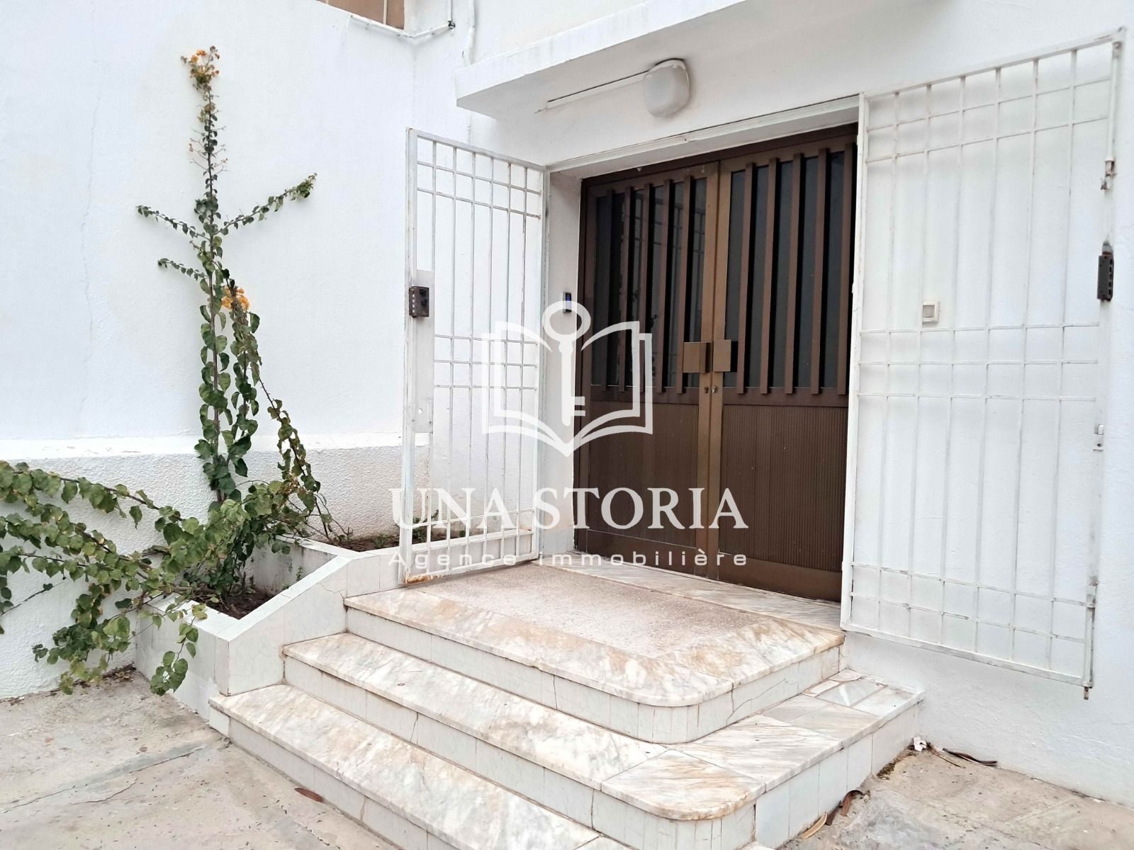 Cite El Khadra&nbsp;Zone urbaine nord&nbsp;Location&nbsp;Autre&nbsp;Local bureautique h plus 4 � centre urbain nord