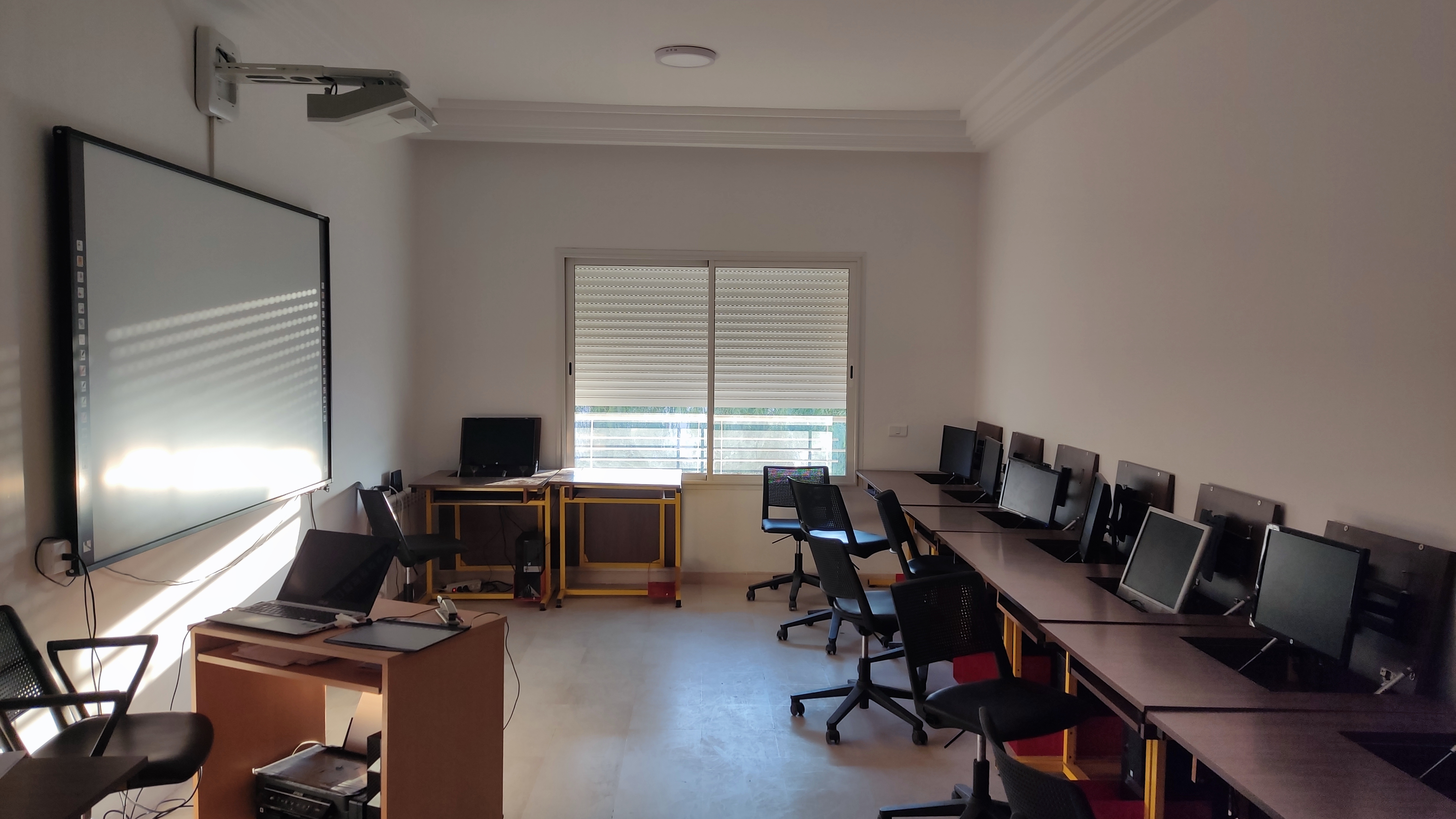 La Marsa&nbsp;Berge Du Lac&nbsp;Bureaux & Commerces&nbsp;Fond de Commerce&nbsp;Fond de commerce centre de formation avec materiel