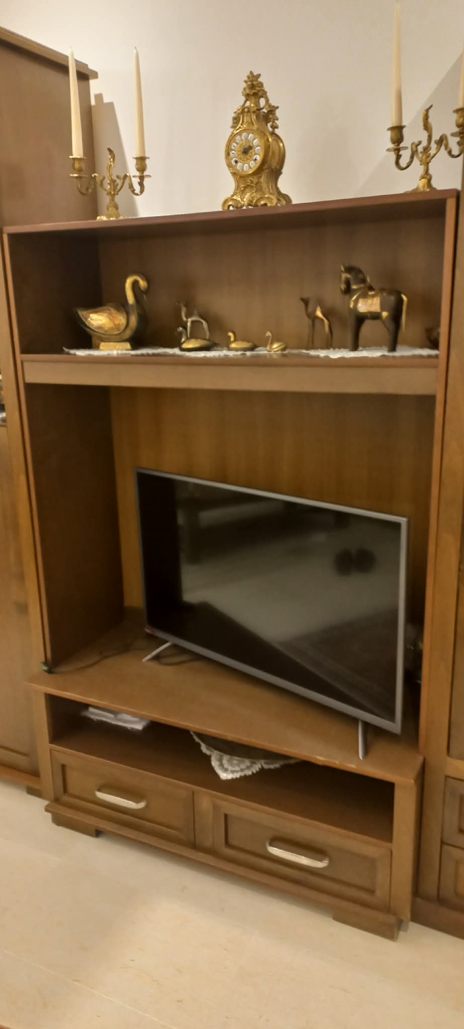 Raoued&nbsp;Cite Ennkhilet&nbsp;Autres meubles&nbsp;Autres&nbsp;Salle � manger et biblioth�que