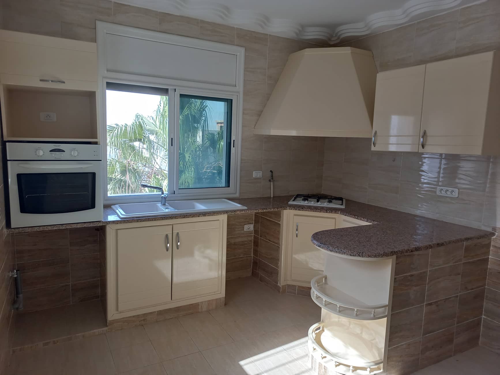 La Marsa&nbsp;El Aouina&nbsp;Location&nbsp;Appart. 3 pi�ces&nbsp;S3 spacieux ain zaghouan nord