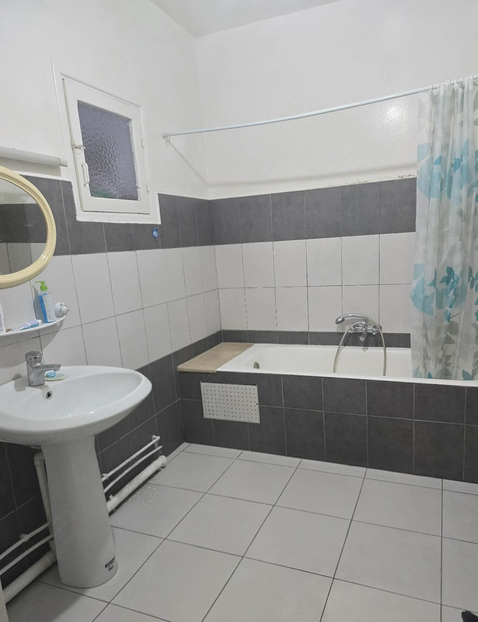 Ariana Ville&nbsp;El Menzah 8&nbsp;Location&nbsp;Appart. 4 pi�ces&nbsp;S plus 3 a el manzah 8 wb4443