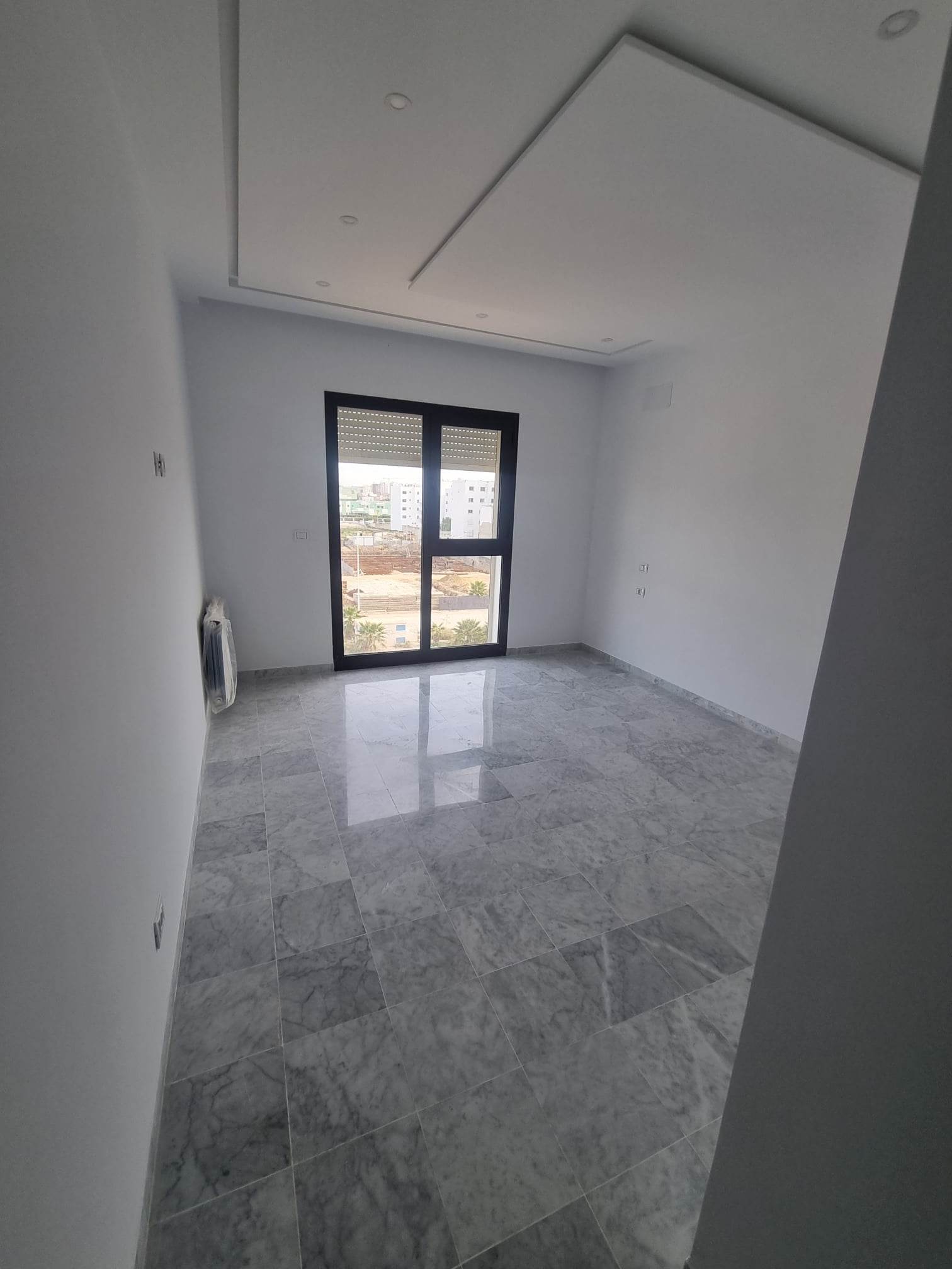 Ain Zaghouan&nbsp;Ain Zaghouan&nbsp;Location&nbsp;Appart. 4 pi�ces&nbsp;S plus trois tr�s ensoleill� � la nv sokra