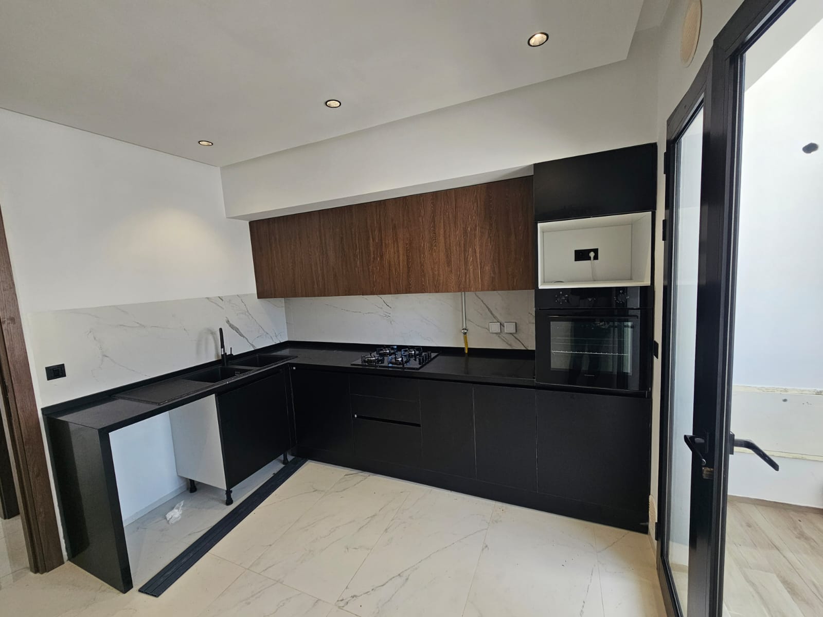 Ain Zaghouan&nbsp;Ain Zaghouan&nbsp;Location&nbsp;Appart. 4 pi�ces&nbsp;S plus trois neuf � la nouvelle soukra