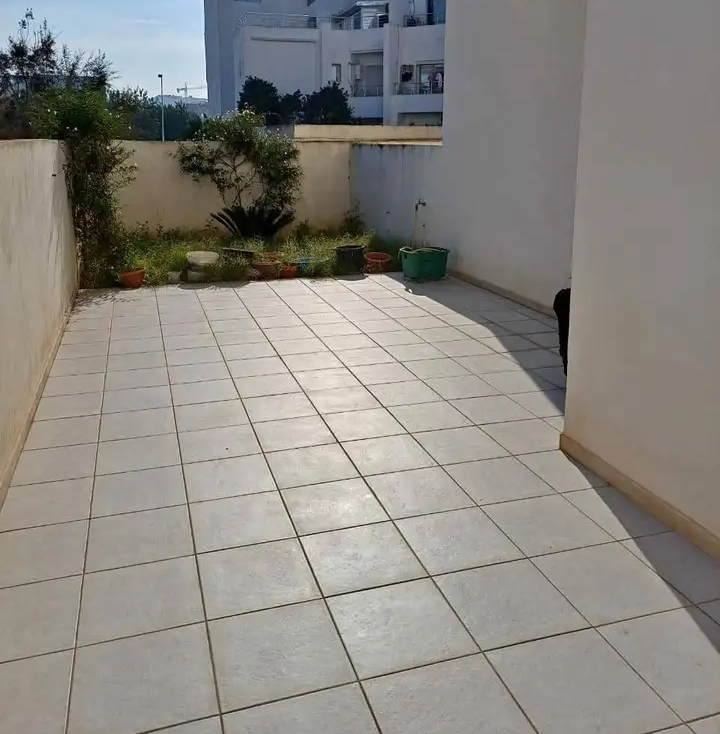 Ain Zaghouan&nbsp;Jardins de Carthage&nbsp;Location&nbsp;Appart. 3 pi�ces&nbsp;S 2 avec jardin aux jardins de carthage