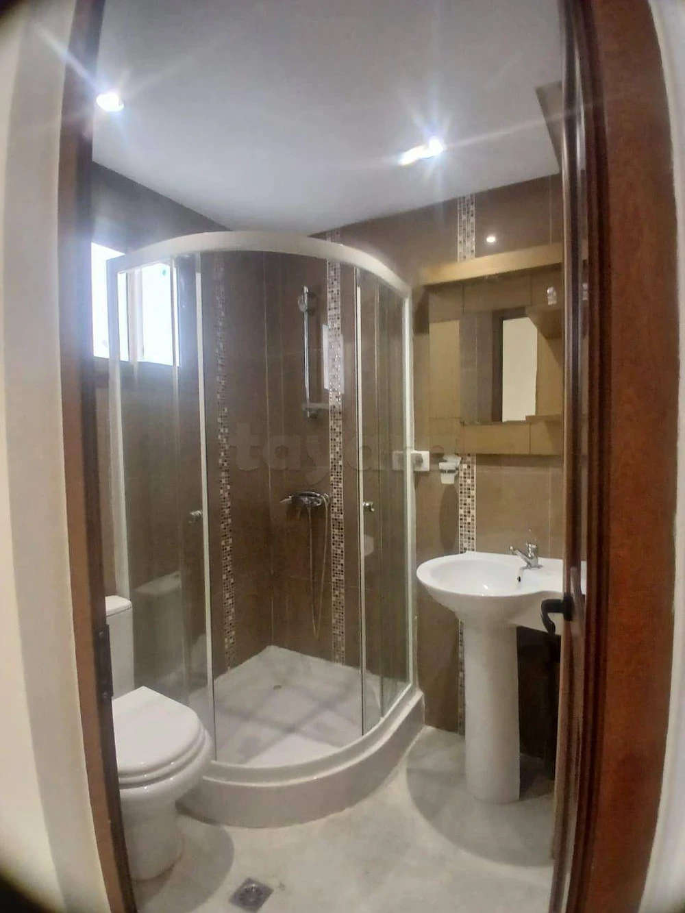 Mnihla&nbsp;Jardins d'el Menzah&nbsp;Vente&nbsp;Appart. 5 pi�ces+&nbsp;Superbe villa � jardin del menzah 2