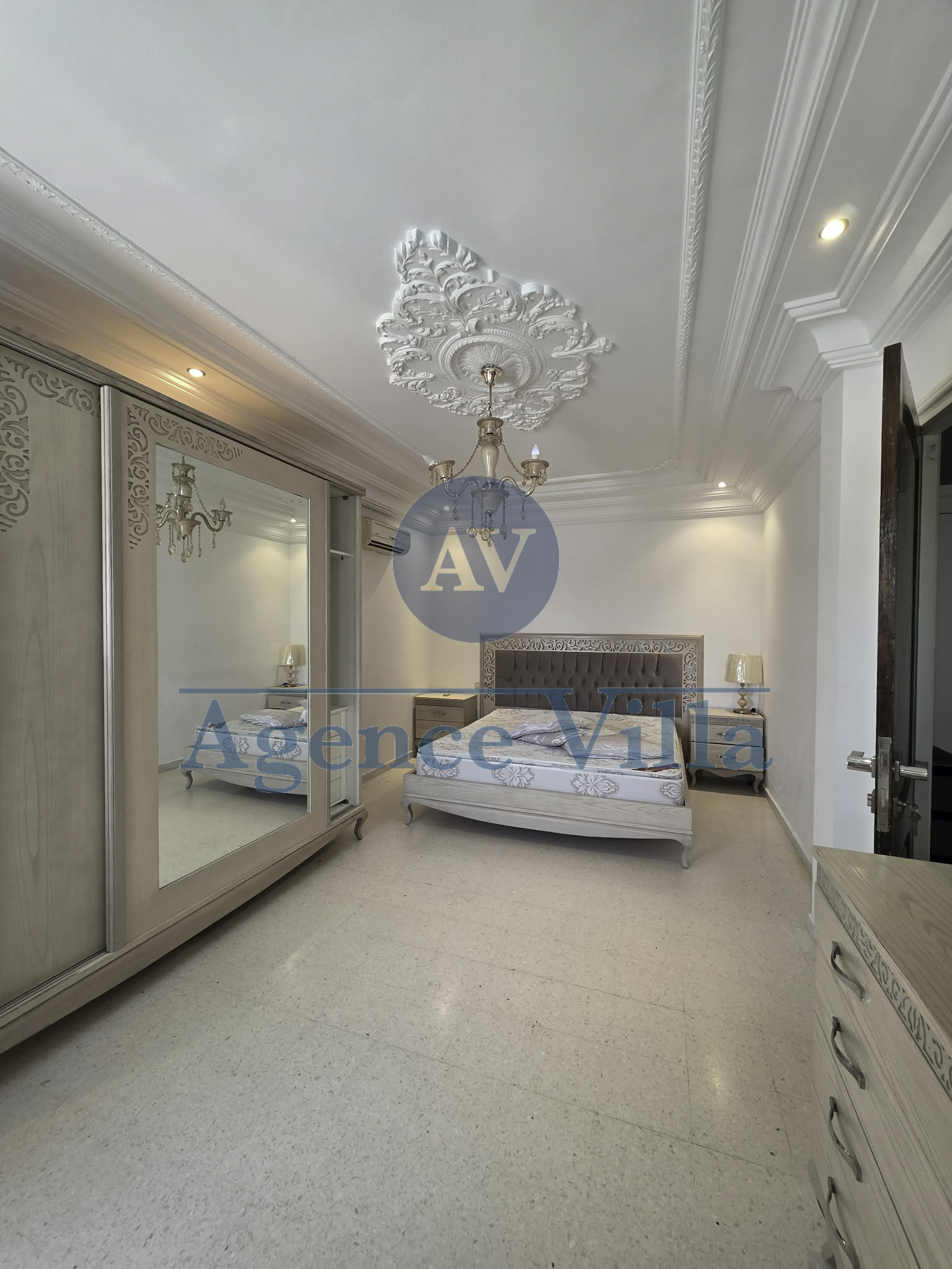 La Marsa&nbsp;Marsa Ennassim&nbsp;Location&nbsp;Appart. 5 pi�ces+&nbsp;S4 meubl� � la marsa