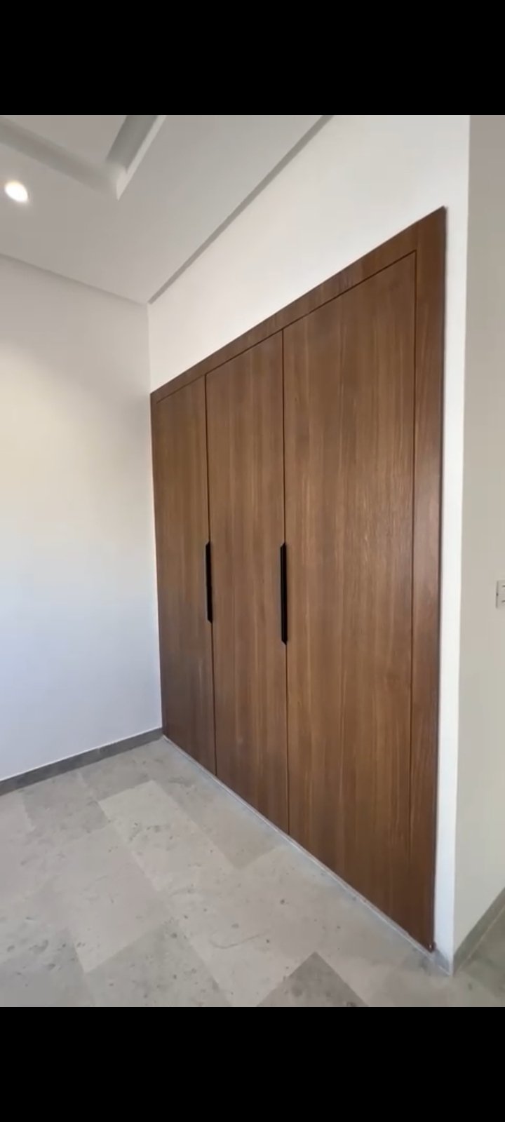 Sousse Jaouhara&nbsp;Sahloul&nbsp;Location&nbsp;Appart. 4 pi�ces&nbsp;Un s3 neuf de haut standing sans vis � vis