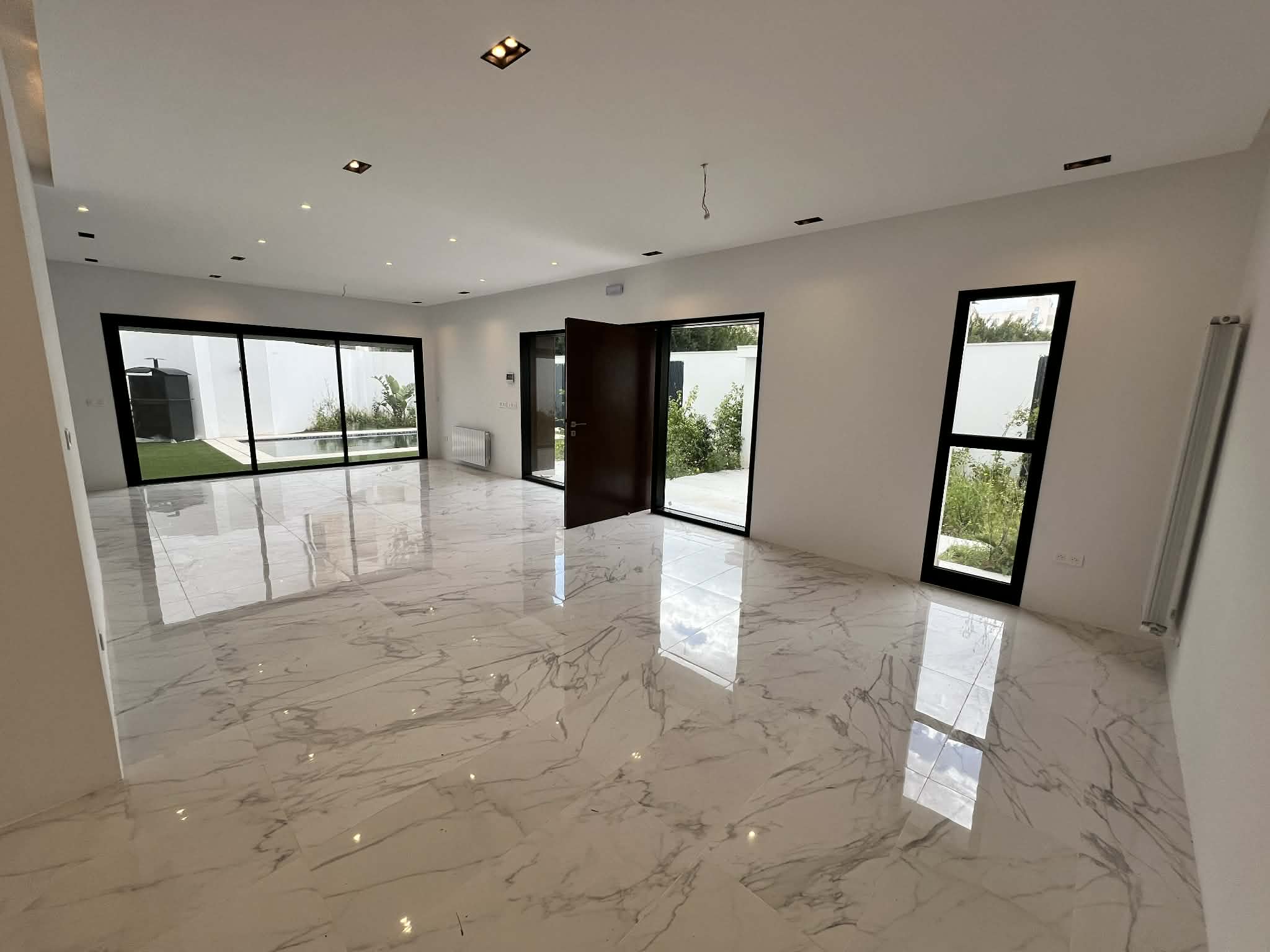 La Marsa&nbsp;Berge Du Lac&nbsp;Location&nbsp;Duplex&nbsp;Duplex piscine lac 2 tres haut standing