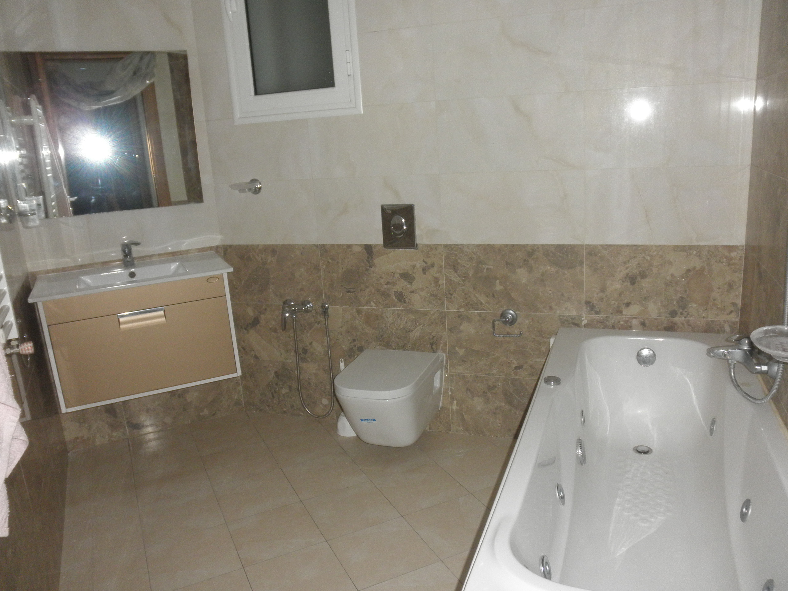 La Marsa&nbsp;Berge Du Lac&nbsp;Location&nbsp;Appart. 3 pi�ces&nbsp;Splus2 � c�t� de l'ambassade du canada