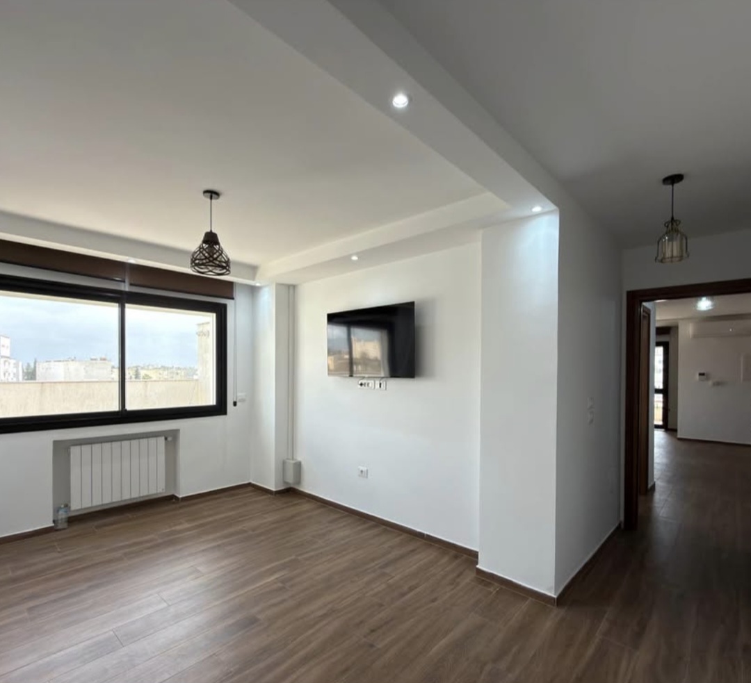 Ariana Ville&nbsp;Ariana&nbsp;Location&nbsp;Surfaces&nbsp;Bureau 3 pi�ces hs � ariana