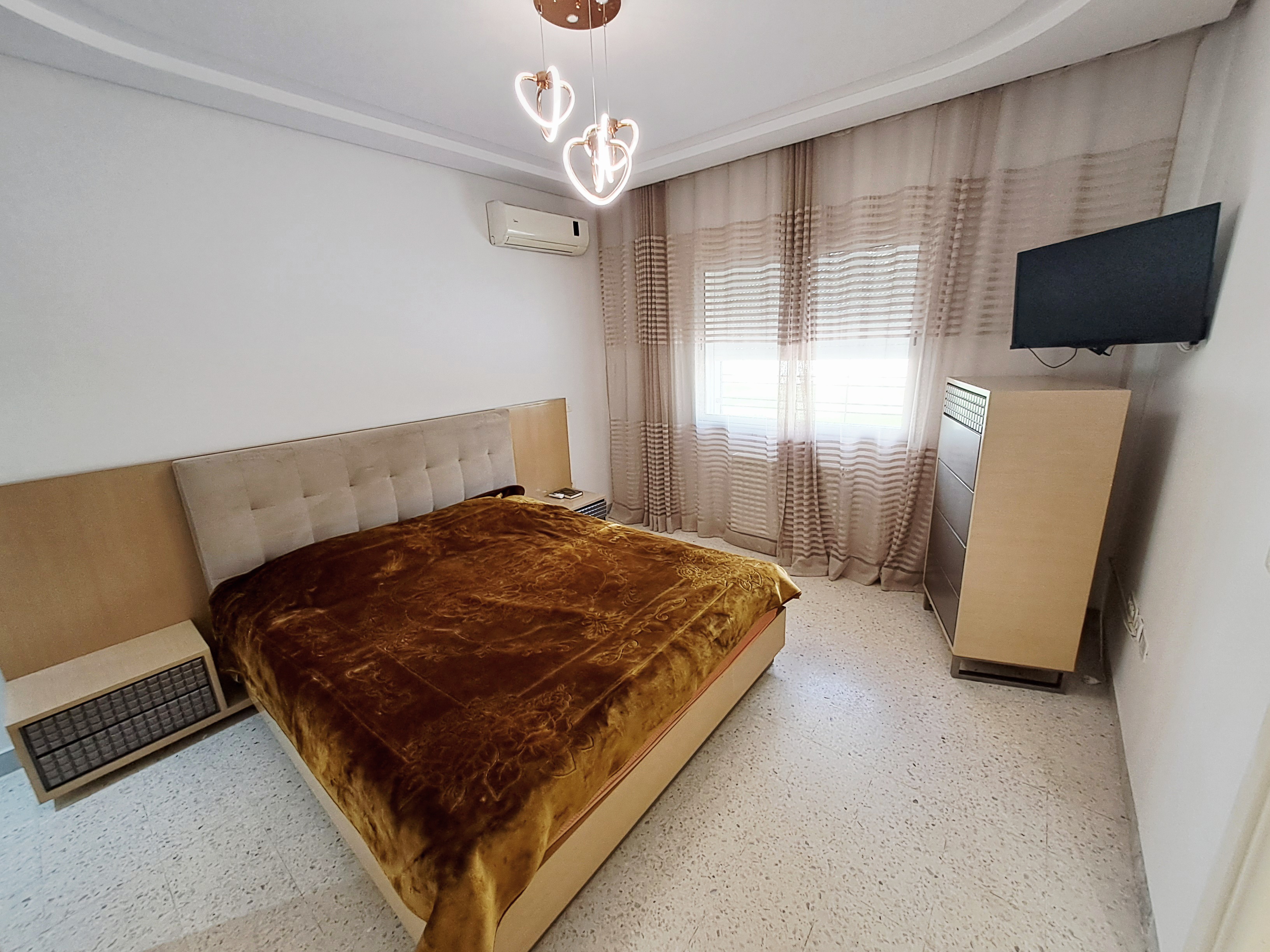 La Marsa&nbsp;El Aouina&nbsp;Location&nbsp;Appart. 5 pi�ces+&nbsp;Partc l s4 meubl� neuf cit� wahat � l'ann�e