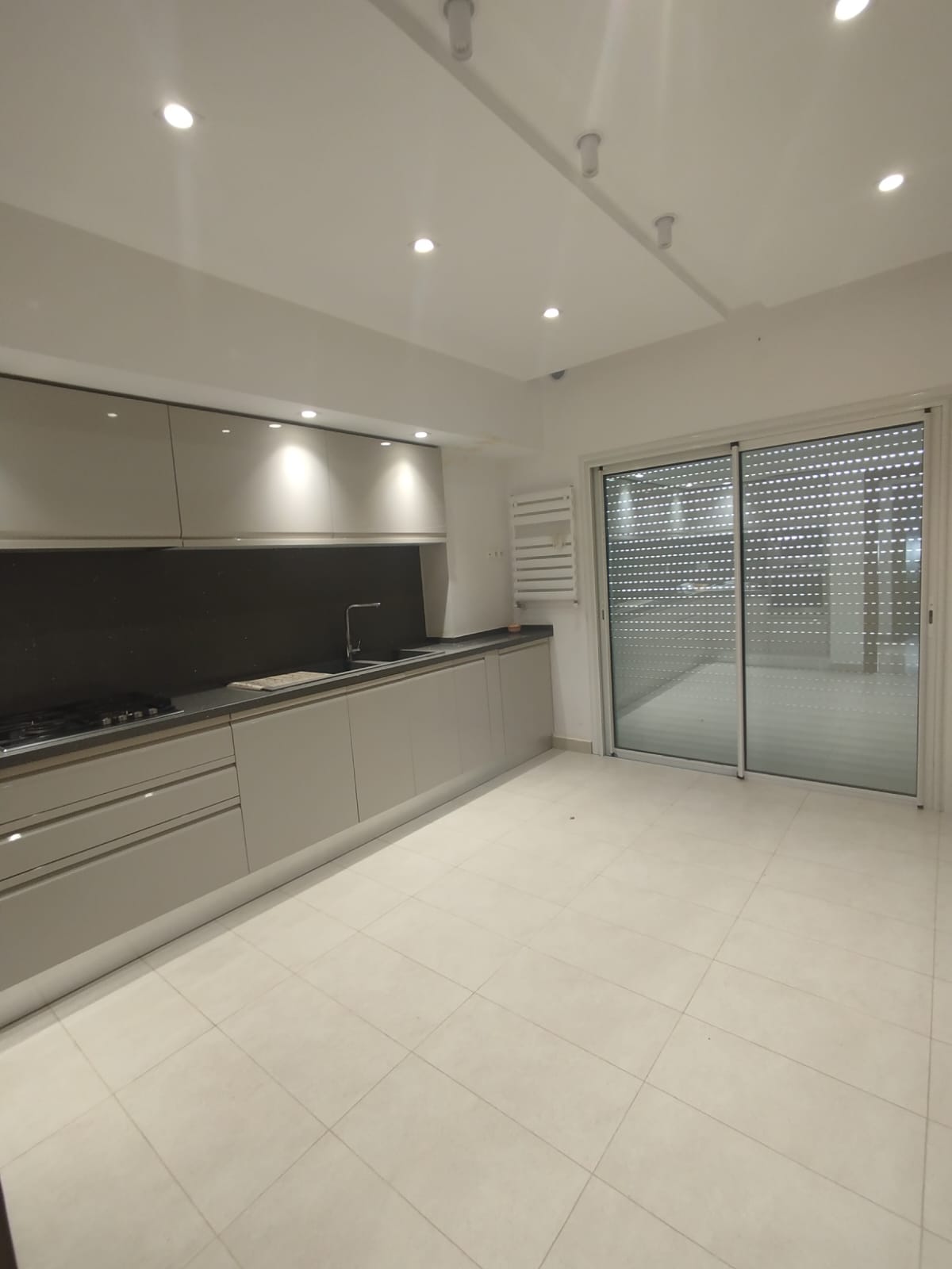 El Menzah&nbsp;Mutuelle Ville&nbsp;Location&nbsp;Appart. 4 pi�ces&nbsp;Un rdc de villa s3 haut standing � mutuelle ville