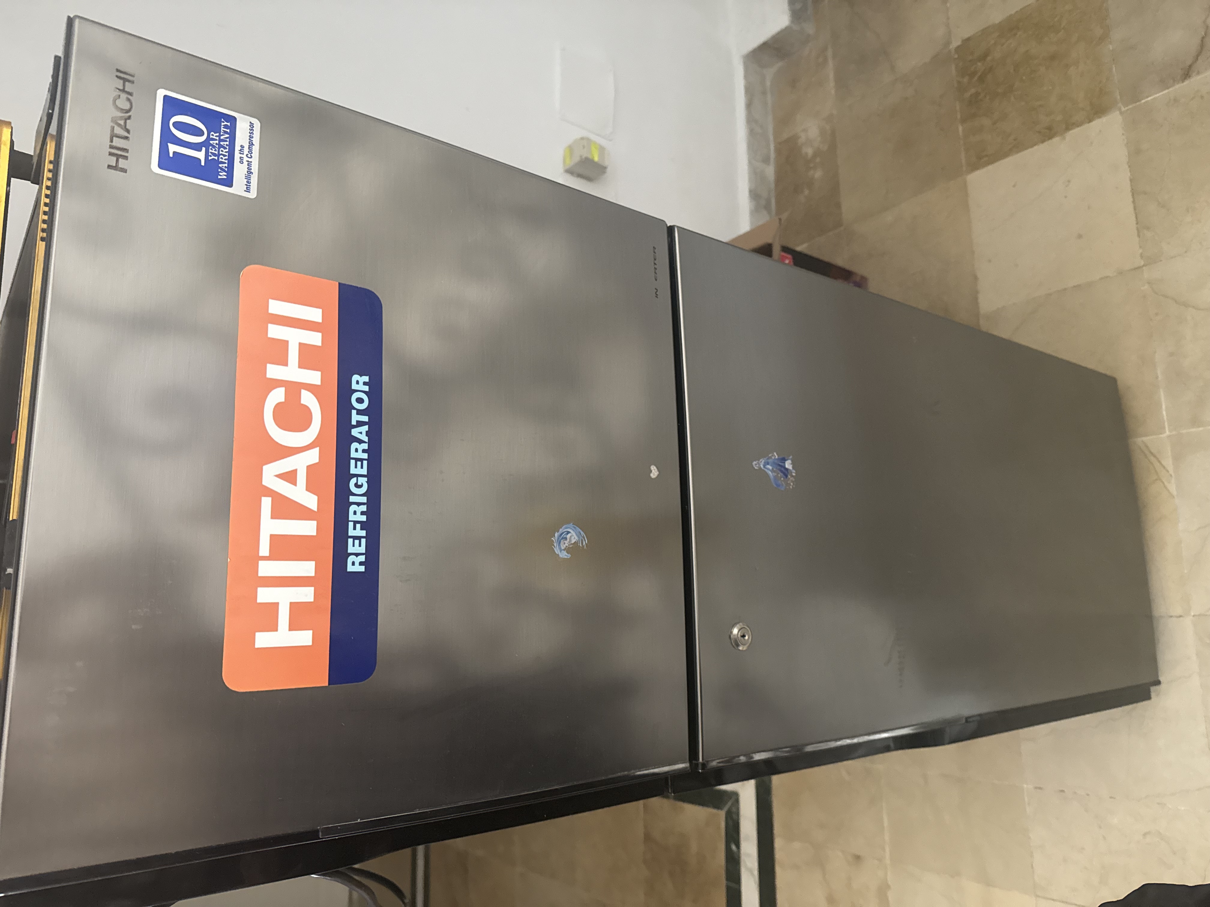 Ariana Ville&nbsp;Cite Ennasr 2&nbsp;R�frig�rateur 2 portes&nbsp;Autre&nbsp;Refrig�rateur marque hitachi