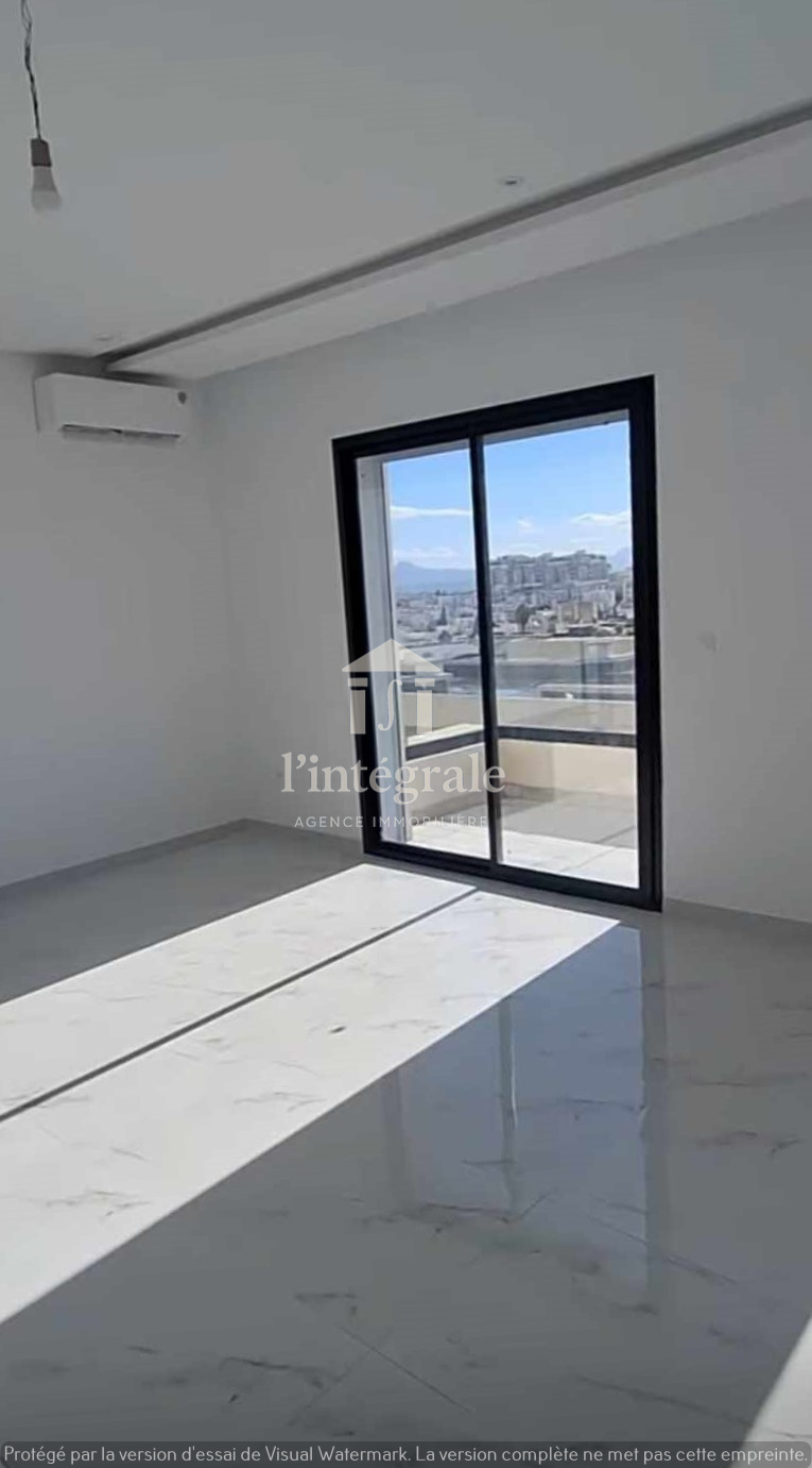 Ariana Ville&nbsp;Cite Ennasr 2&nbsp;Location&nbsp;Appart. 4 pi�ces&nbsp;Coquet appartement de haut standing s3