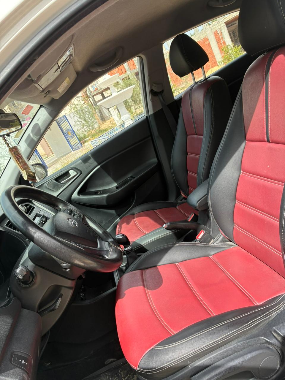 Gabes Medina&nbsp;Gabes&nbsp;Hyundai&nbsp;Autre Mod�le&nbsp;Hundai i20 tr�s propre