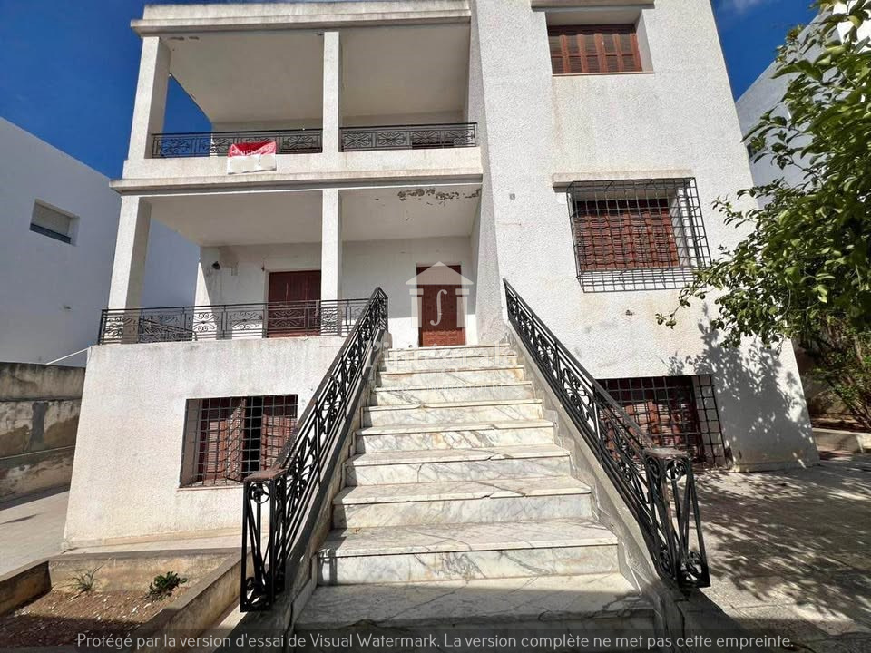 Ariana Ville&nbsp;El Menzah 8&nbsp;Vente&nbsp;Maisons&nbsp;Grande villa � saisir