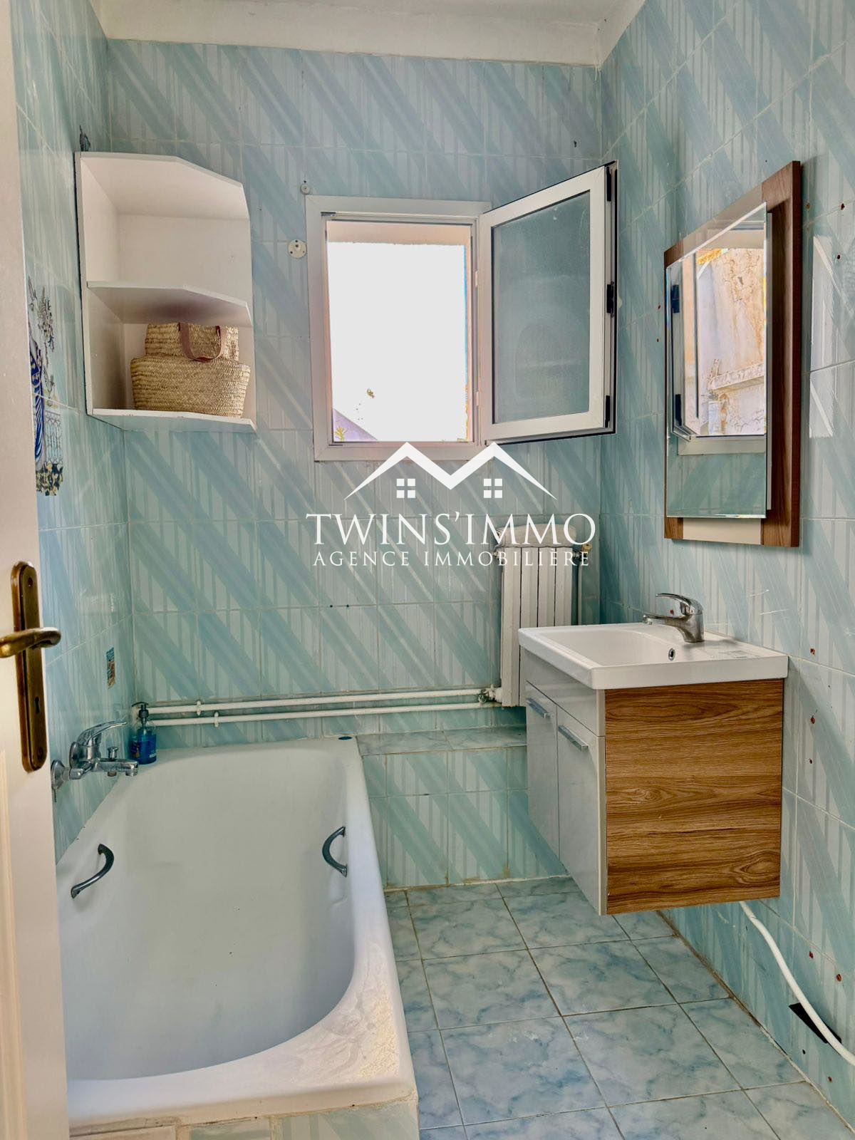 La Marsa&nbsp;Marsa Safsaf&nbsp;Location&nbsp;Appart. 3 pi�ces&nbsp;Etage de villa s3 meubl� � la marsa ville