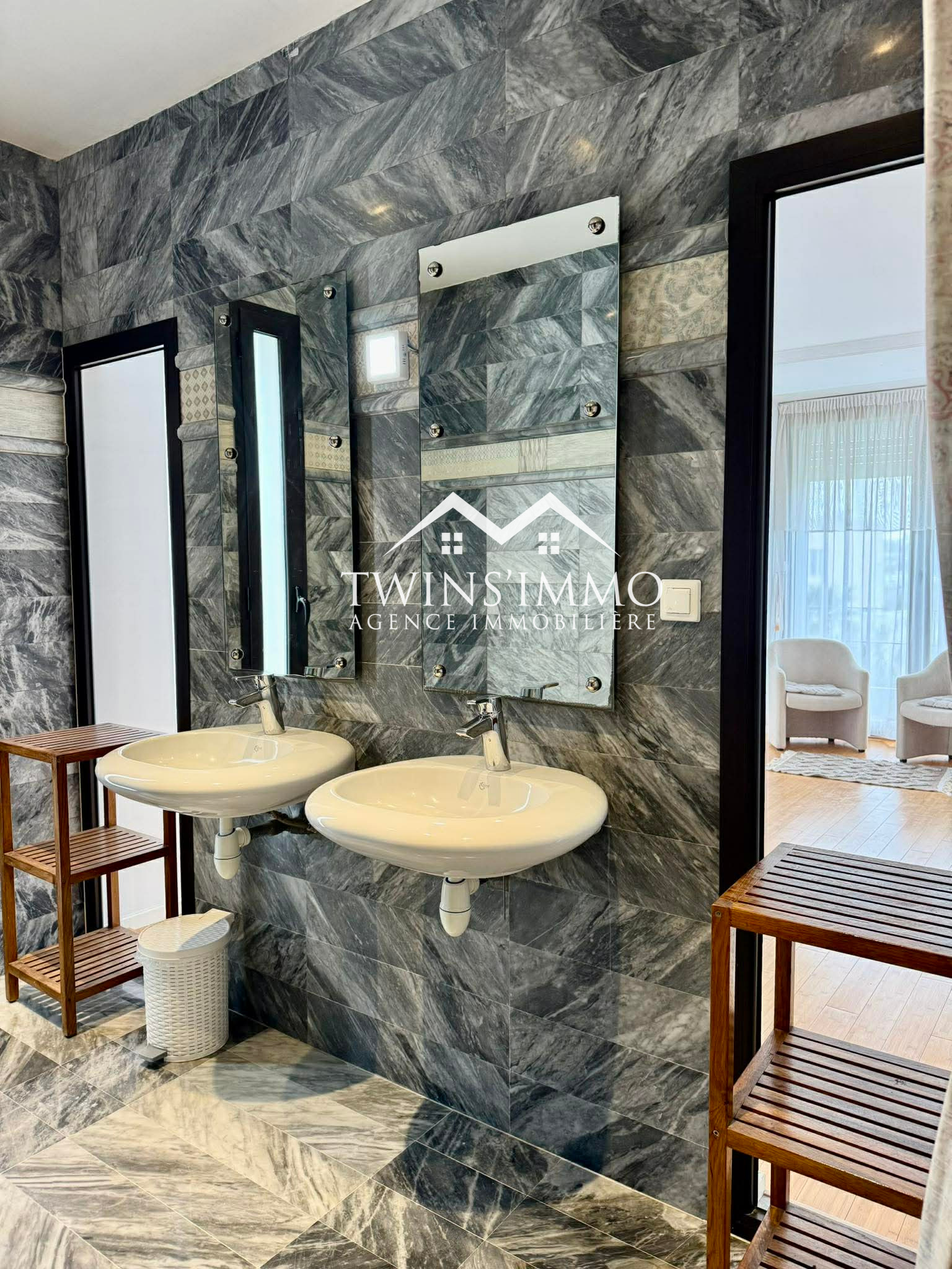 La Marsa&nbsp;Gammart&nbsp;Location&nbsp;Duplex&nbsp;Triplex meubl� avec piscine � gammarth