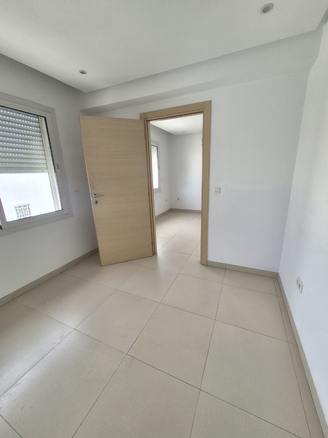 La Marsa&nbsp;Marsa Safsaf&nbsp;Bureaux & Commerces&nbsp;Bureau&nbsp;S plus 2 bureautique marsa