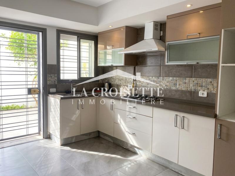 La Marsa&nbsp;Gammart&nbsp;Location&nbsp;Maisons&nbsp;Triplex s4 avec piscine � gammarth mtrl0019