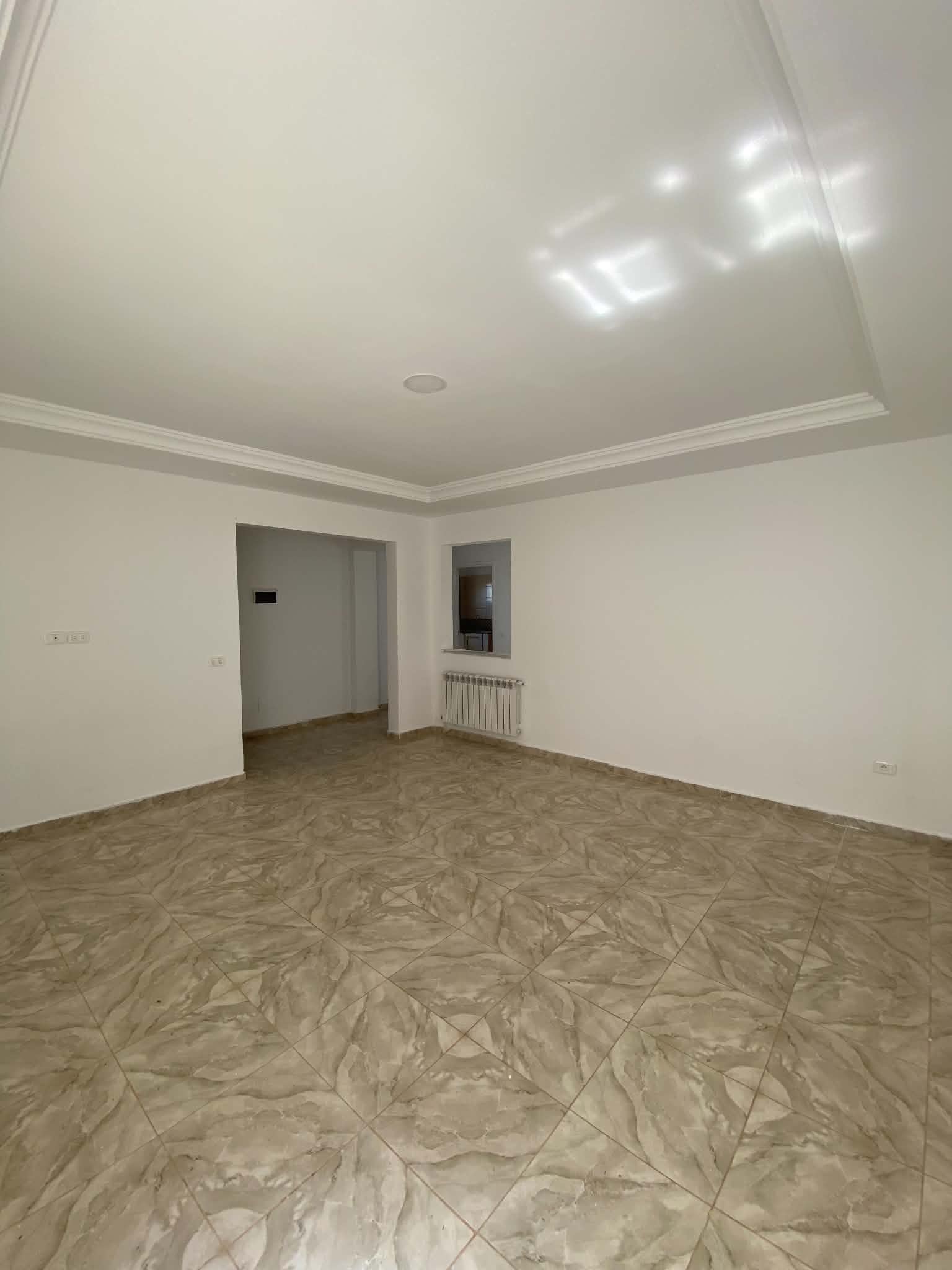 La Marsa&nbsp;Cite Bhar Lazreg&nbsp;Location&nbsp;Appart. 1 pi�ce&nbsp;Un grand  s plus 1 propre