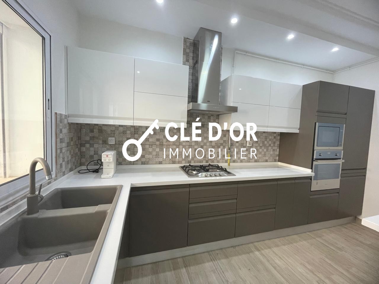 Ain Zaghouan&nbsp;Jardins de Carthage&nbsp;Location&nbsp;Appart. 4 pi�ces&nbsp;S3 meubl� au jardins de carthage