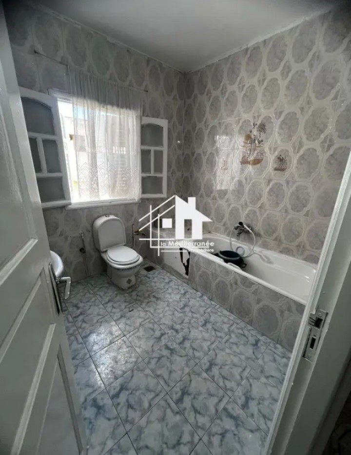 Ezzouhour (Tunis)&nbsp;Ezzouhour 4&nbsp;Location&nbsp;Appart. 3 pi�ces&nbsp;S1 avec hall vide