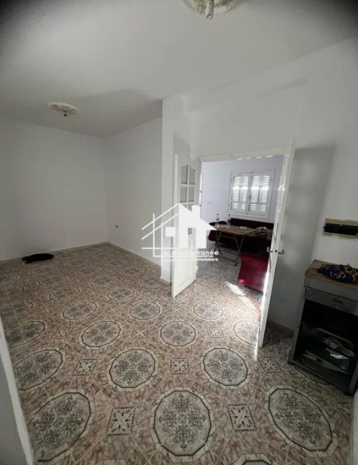 Ezzouhour (Tunis)&nbsp;Ezzouhour 4&nbsp;Location&nbsp;Appart. 3 pi�ces&nbsp;S1 avec hall vide