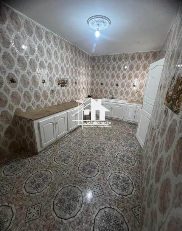 Ezzouhour (Tunis)&nbsp;Ezzouhour 4&nbsp;Location&nbsp;Appart. 3 pi�ces&nbsp;S1 avec hall vide