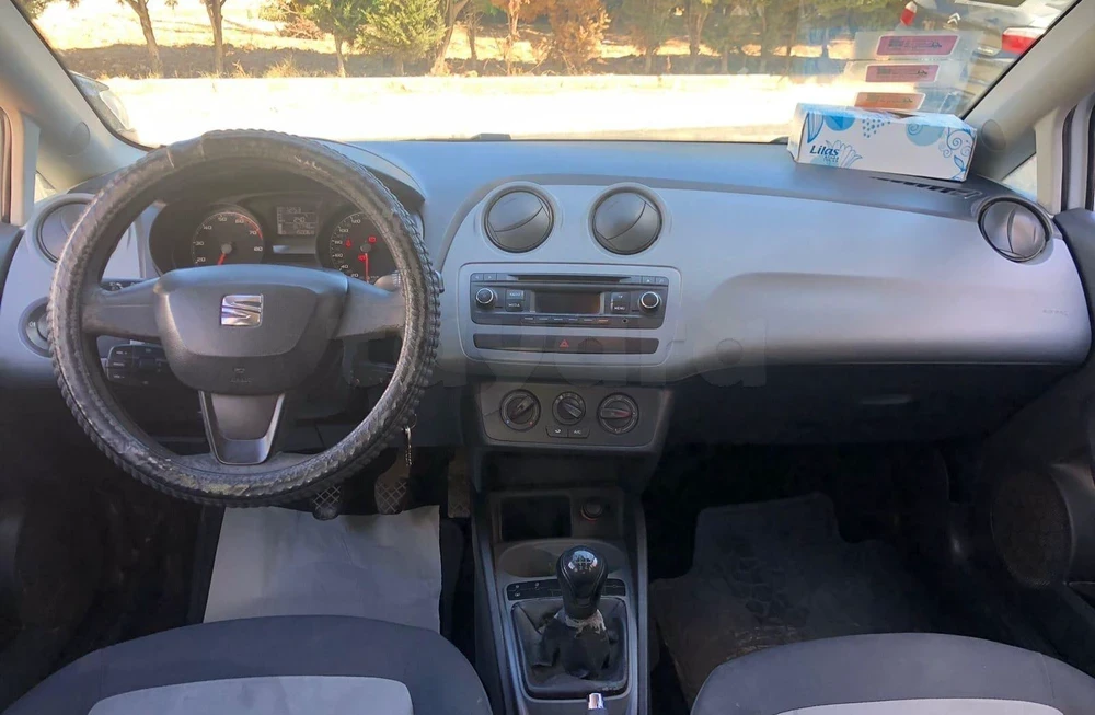 Raoued&nbsp;Ariana Essoughra&nbsp;Seat&nbsp;Ibiza&nbsp;Seat ibiza 5cv