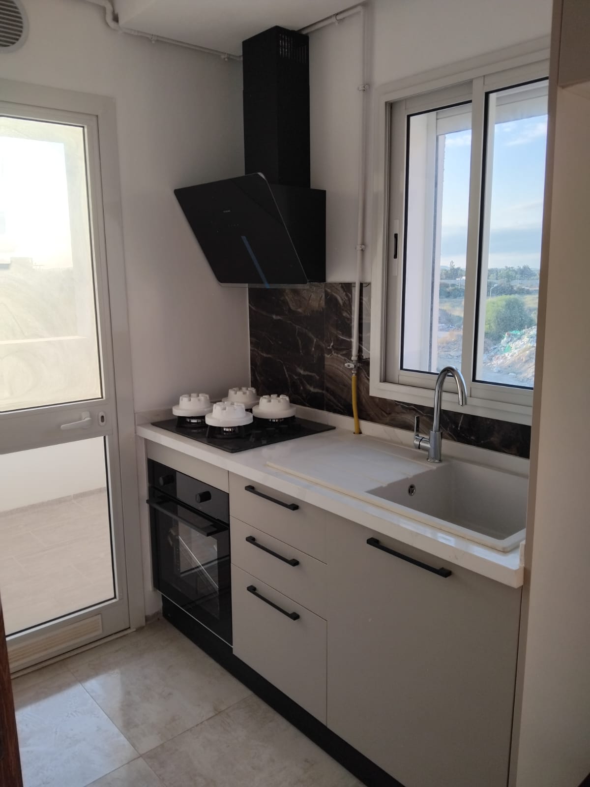 La Marsa&nbsp;El Aouina&nbsp;Location&nbsp;Appart. 2 pi�ces&nbsp;Appartement s1 neuf jamais habit�