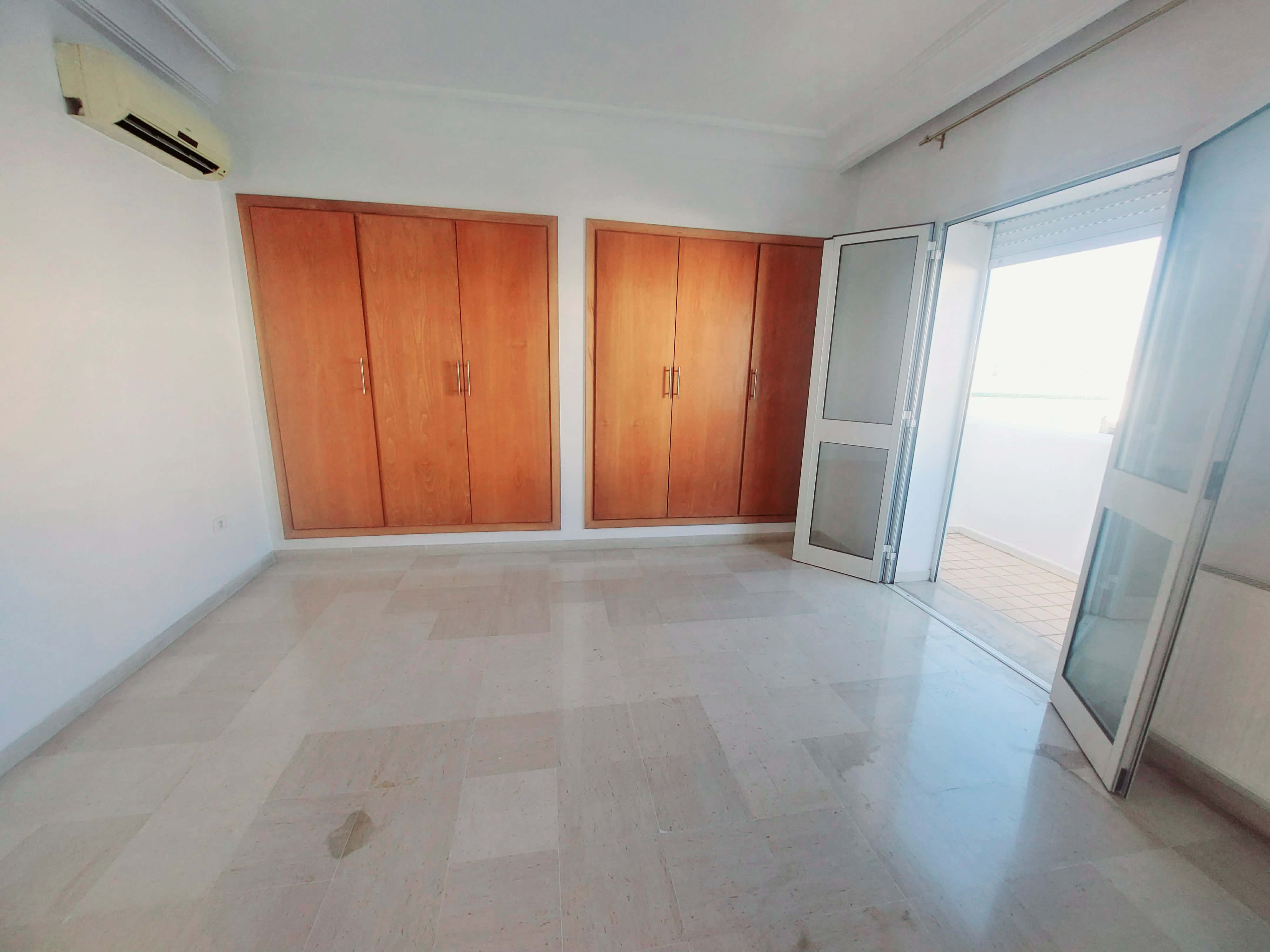 La Marsa&nbsp;Cite Du Stade&nbsp;Location&nbsp;Duplex&nbsp;Duplex 150m2 la marsa tabek  3 ch res securisee
