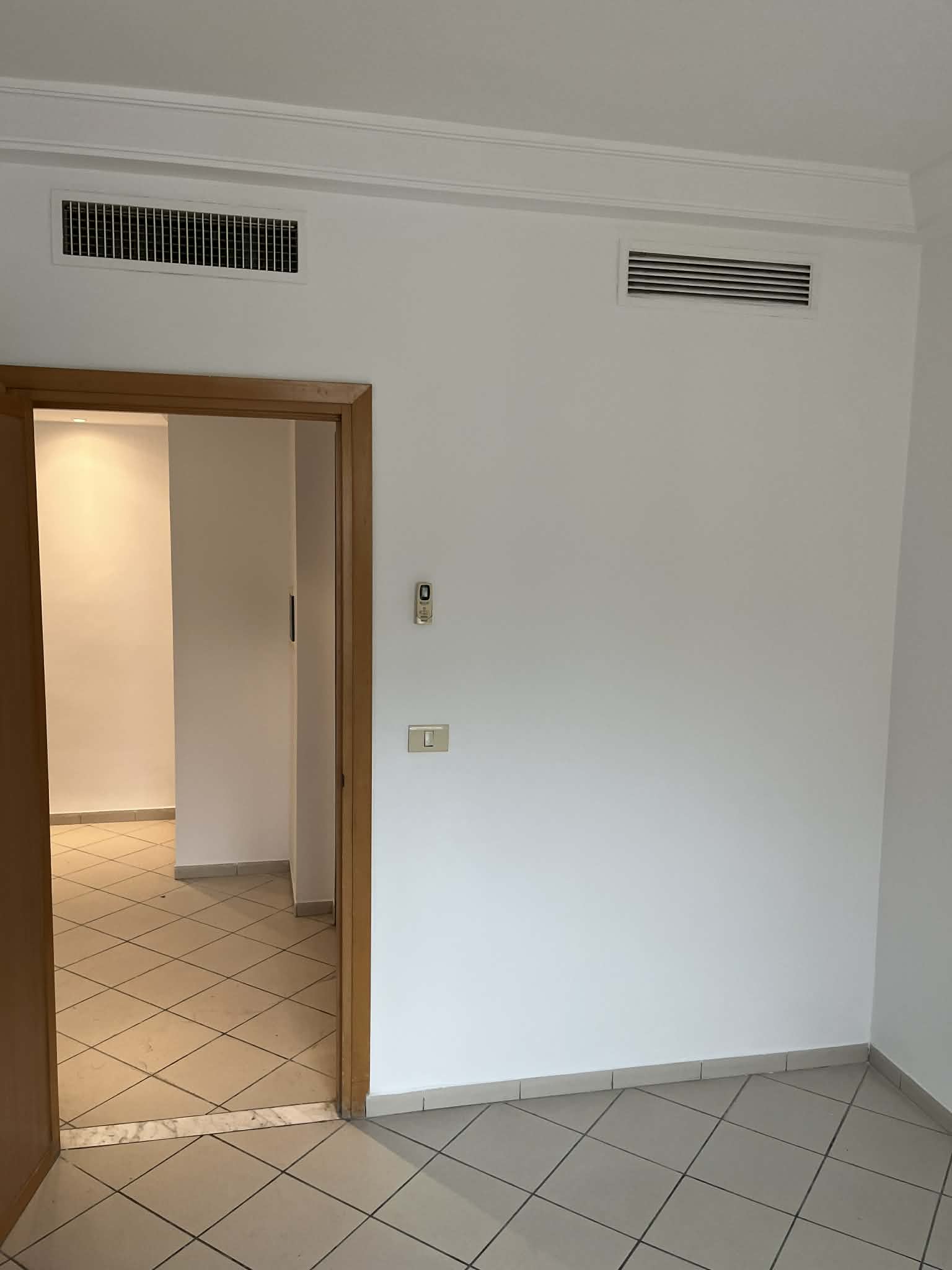 El Menzah&nbsp;Tunis Belvedere&nbsp;Bureaux & Commerces&nbsp;Bureau&nbsp;Bureau rue de canada