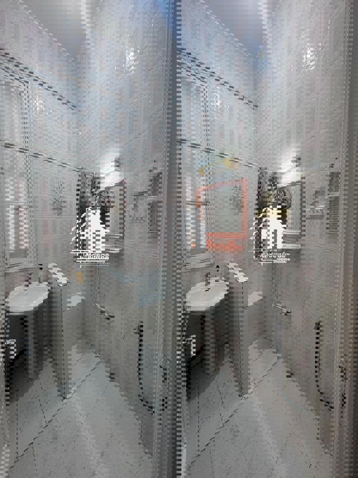 Le Bardo&nbsp;Le Bardo&nbsp;Location&nbsp;Appart. 4 pi�ces&nbsp;�tage de villa ind�pendant s3 superficie 500m