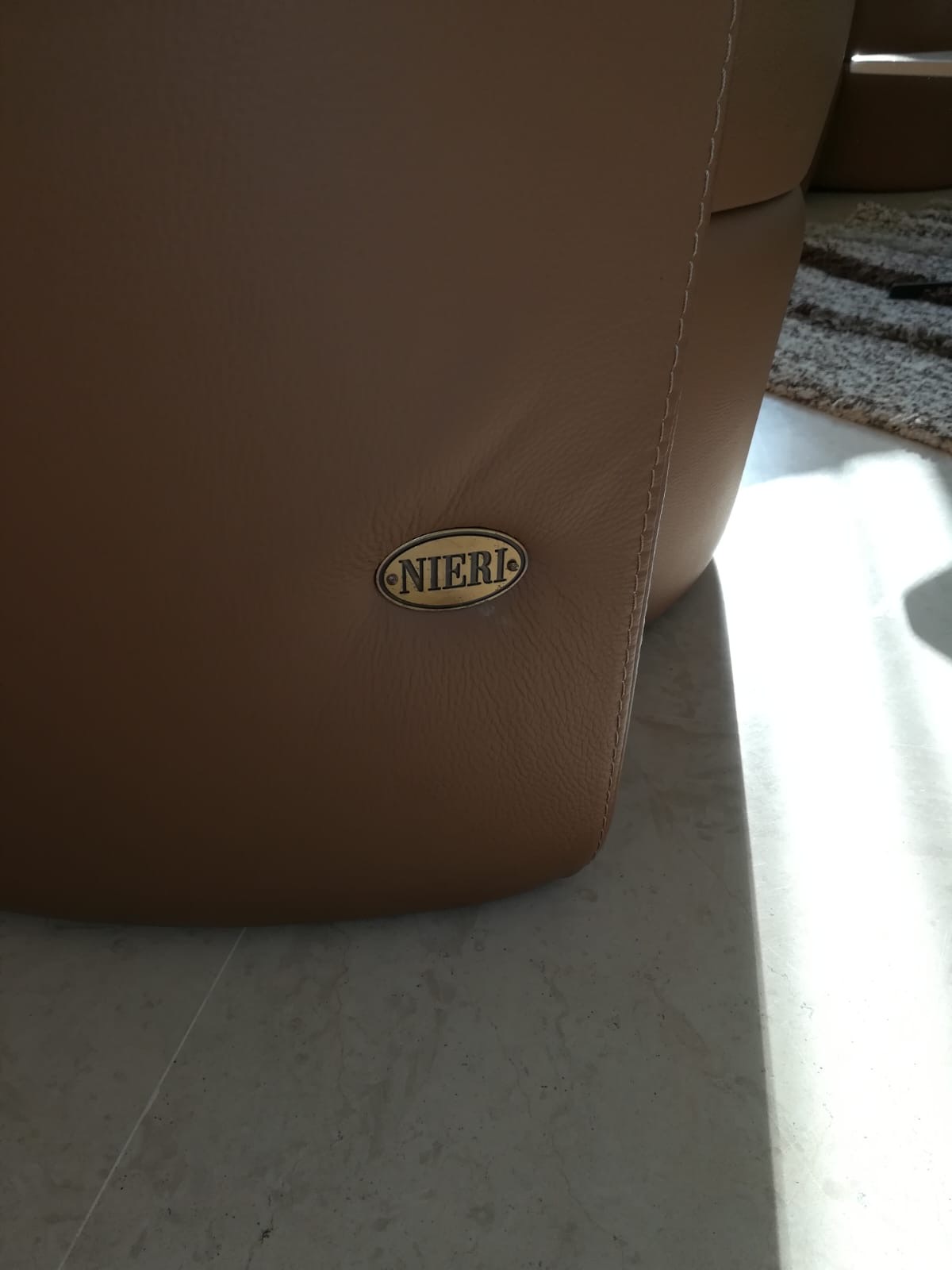 La Soukra&nbsp;Dar Fadhal&nbsp;Salon - Salle � manger &nbsp;Salons&nbsp;Salon v�ritable cuir