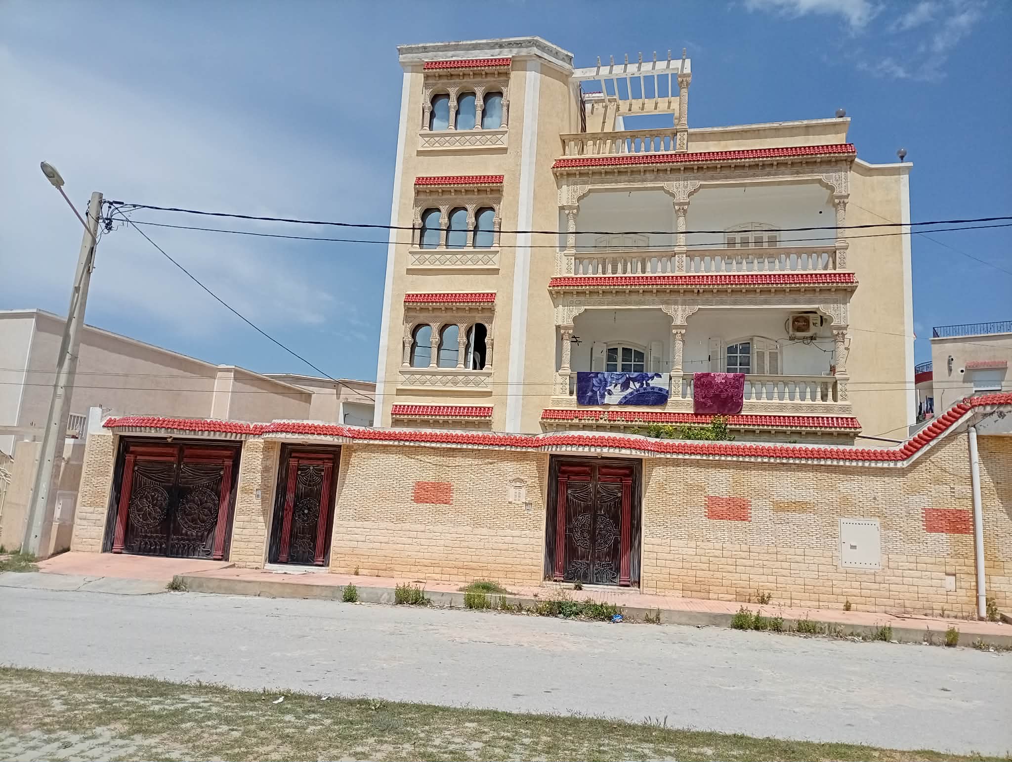 Sousse Riadh&nbsp;Sousse Riadh&nbsp;Location&nbsp;Appart. 4 pi�ces&nbsp;2eme �tage villa sousse riadh