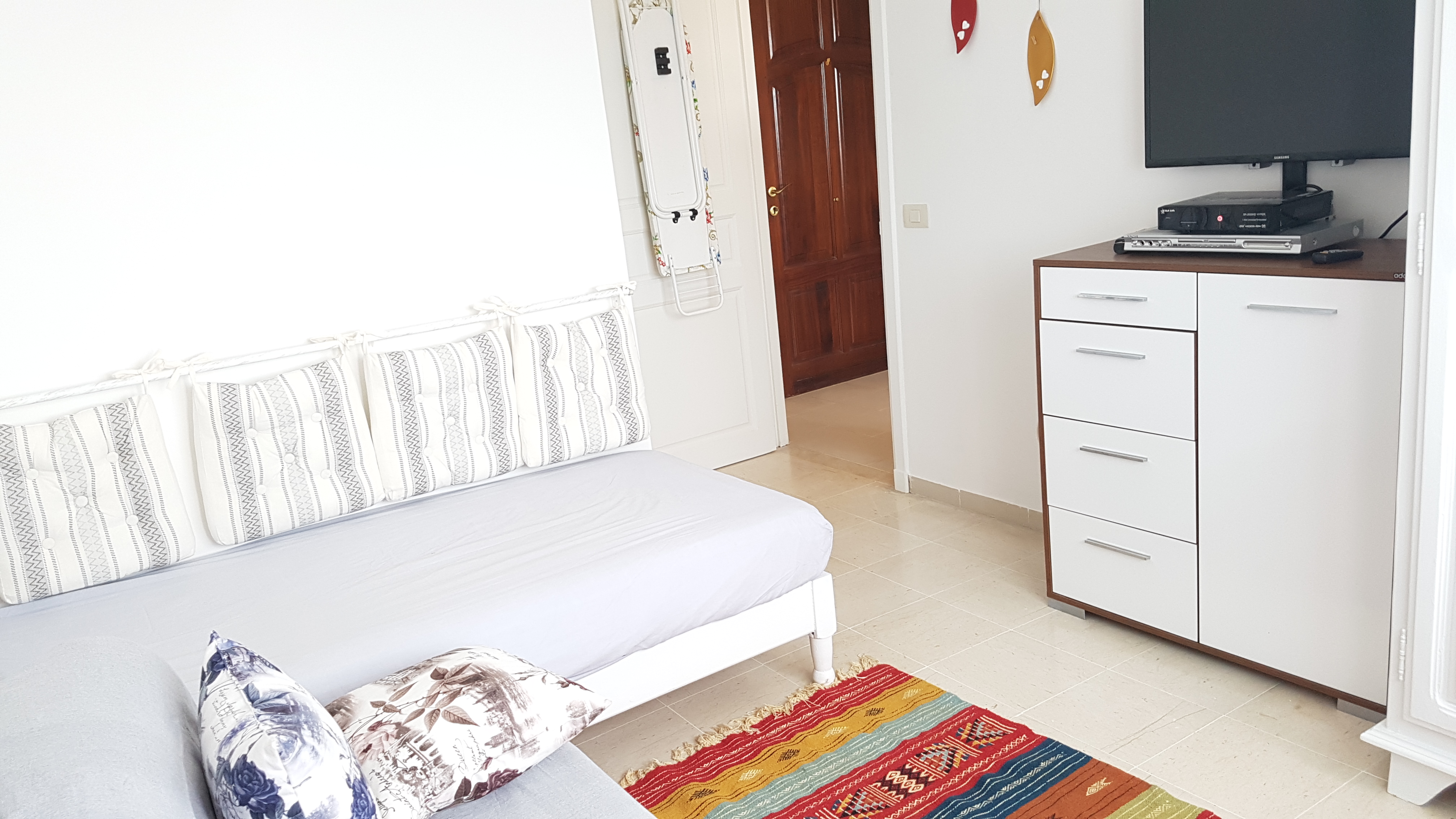 La Marsa&nbsp;El Aouina&nbsp;Location&nbsp;Appart. 1 pi�ce&nbsp;Charmant s0 � la nuit�