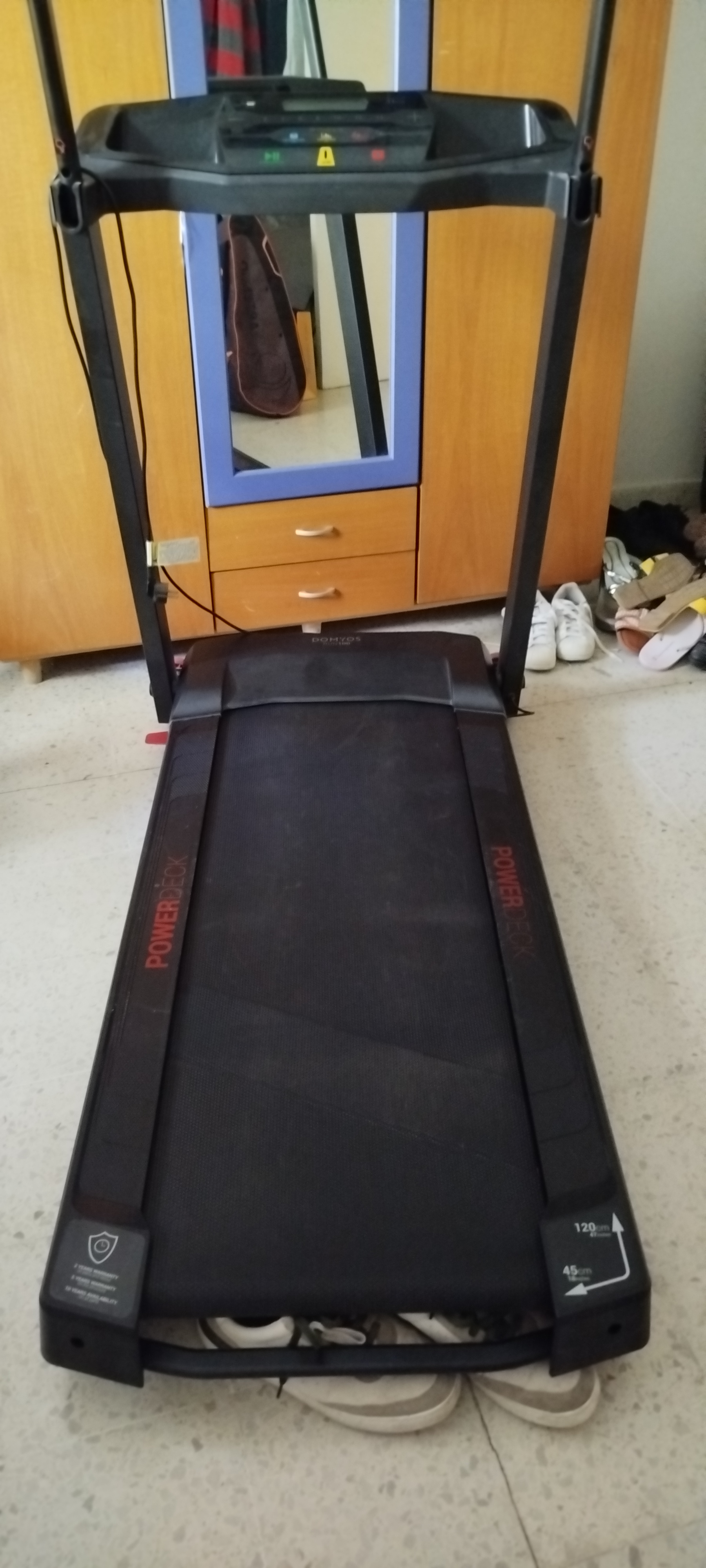El Menzah&nbsp;Cite El Mahrajene&nbsp;Autre&nbsp;Autre&nbsp;Tapis et v�lo d'appartement