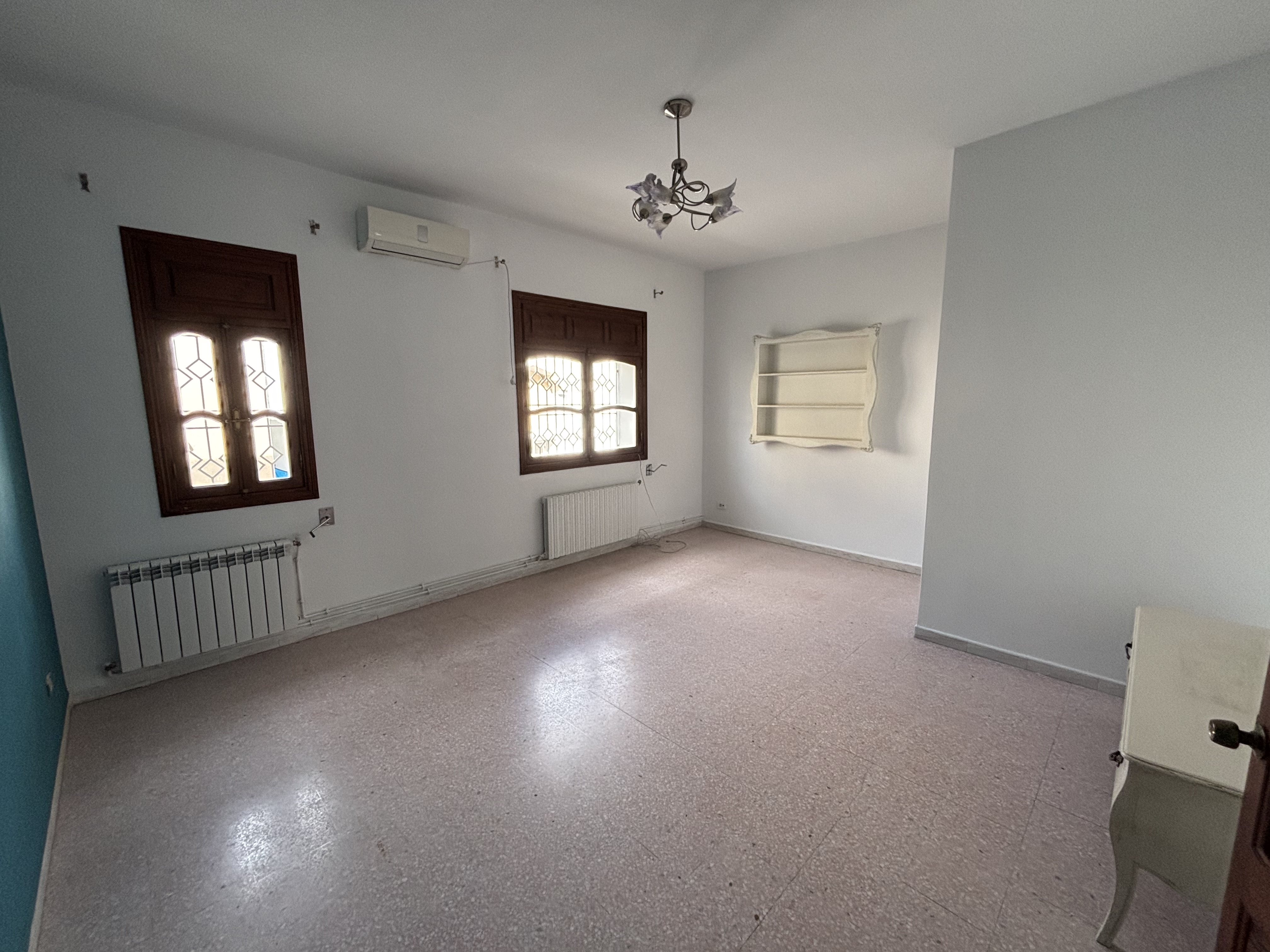 La Soukra&nbsp;Cite El Boustene 1&nbsp;Location&nbsp;Appart. 3 pi�ces&nbsp;Bel appartement s3 avec rooftop