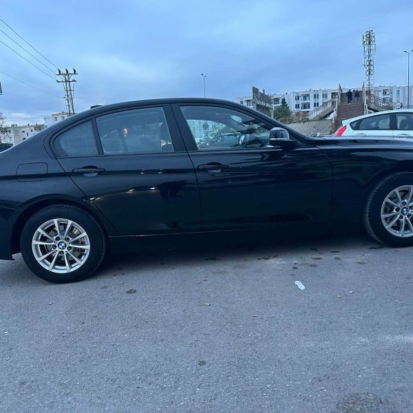 Ariana Ville&nbsp;Cite Ennasr 2&nbsp;Bmw&nbsp;Serie 3&nbsp;Bmw 316i noir 1�re main