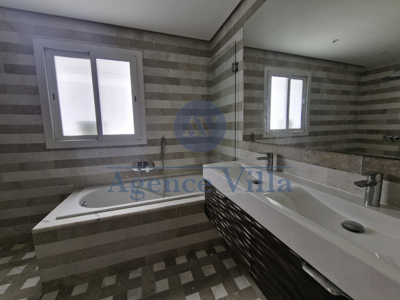 Location&nbsp;Appart. 5 pi�ces+
