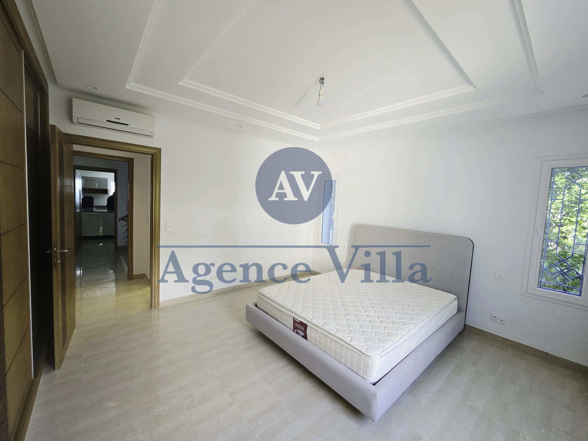 La Marsa&nbsp;Gammart&nbsp;Location&nbsp;Appart. 5 pi�ces+&nbsp;Villa de prestige � gammarth sup�rieur