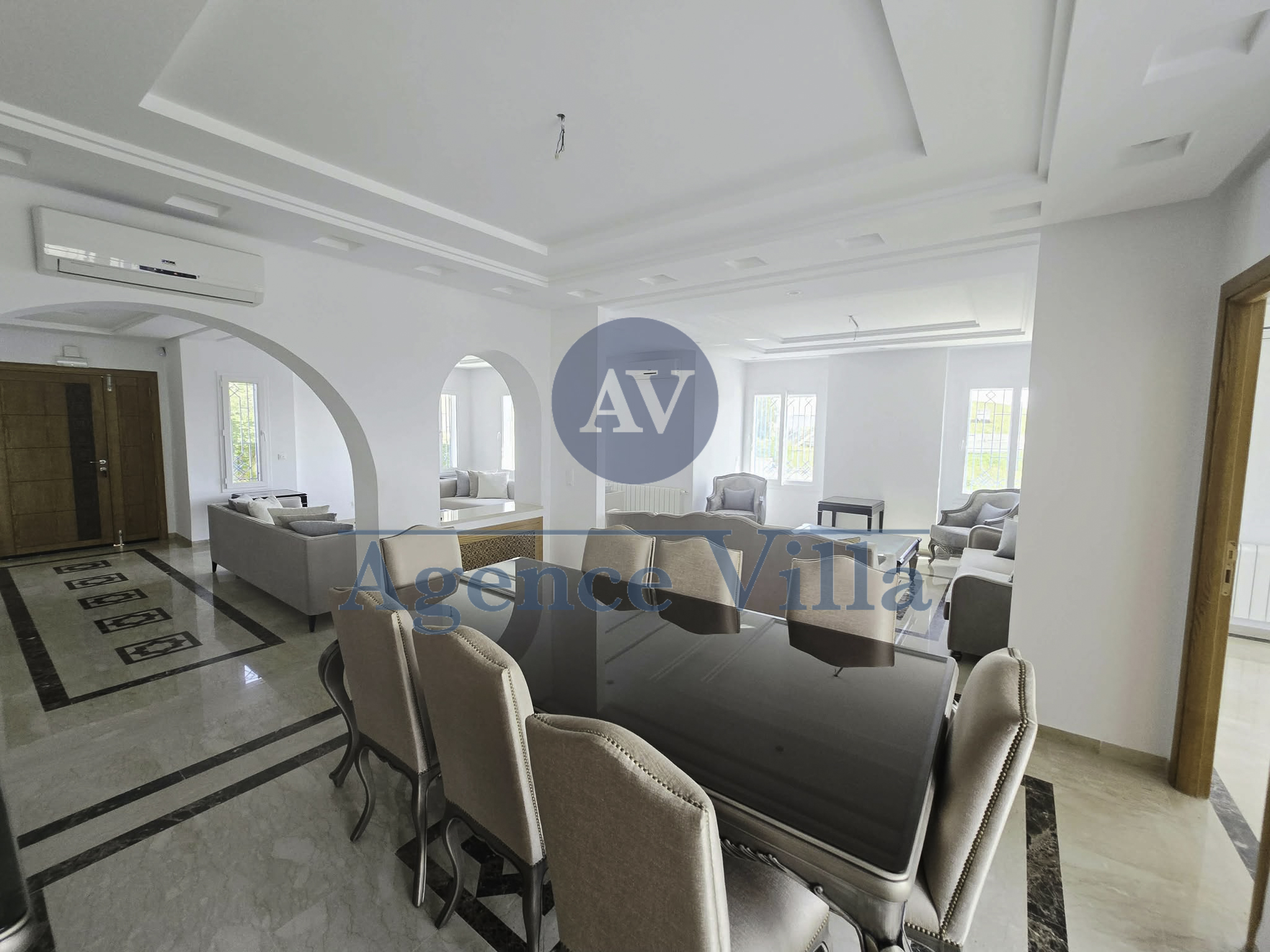 La Marsa&nbsp;Gammart&nbsp;Location&nbsp;Appart. 5 pi�ces+&nbsp;Villa de prestige � gammarth sup�rieur