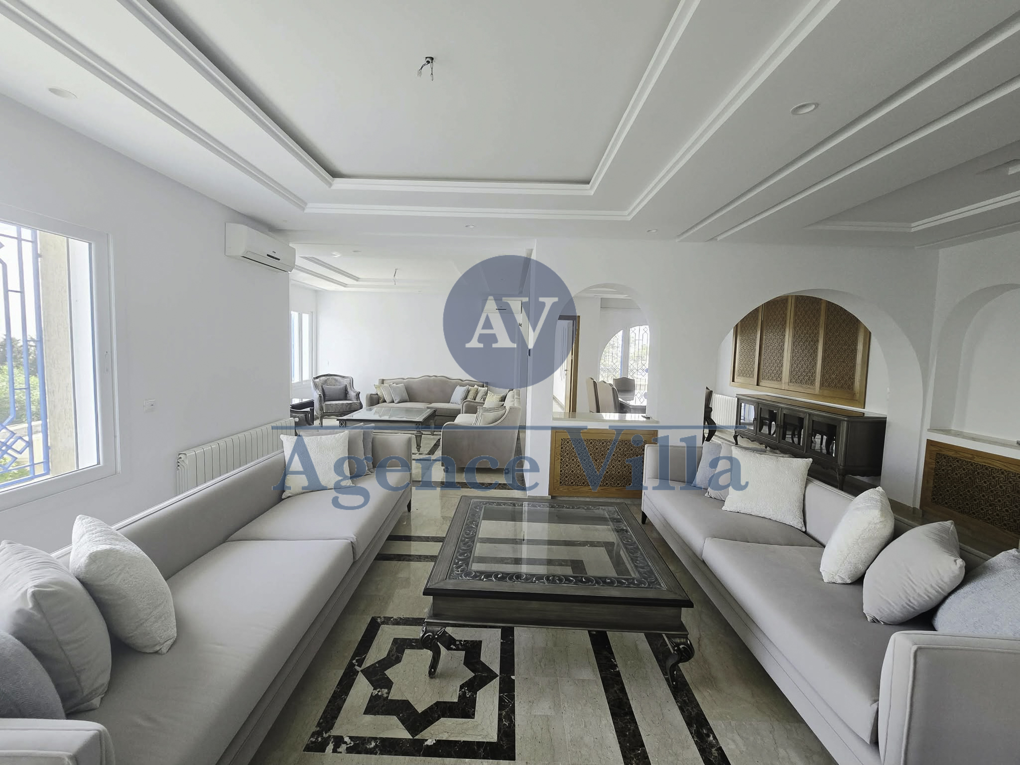 La Marsa&nbsp;Gammart&nbsp;Location&nbsp;Appart. 5 pi�ces+&nbsp;Villa de prestige � gammarth sup�rieur