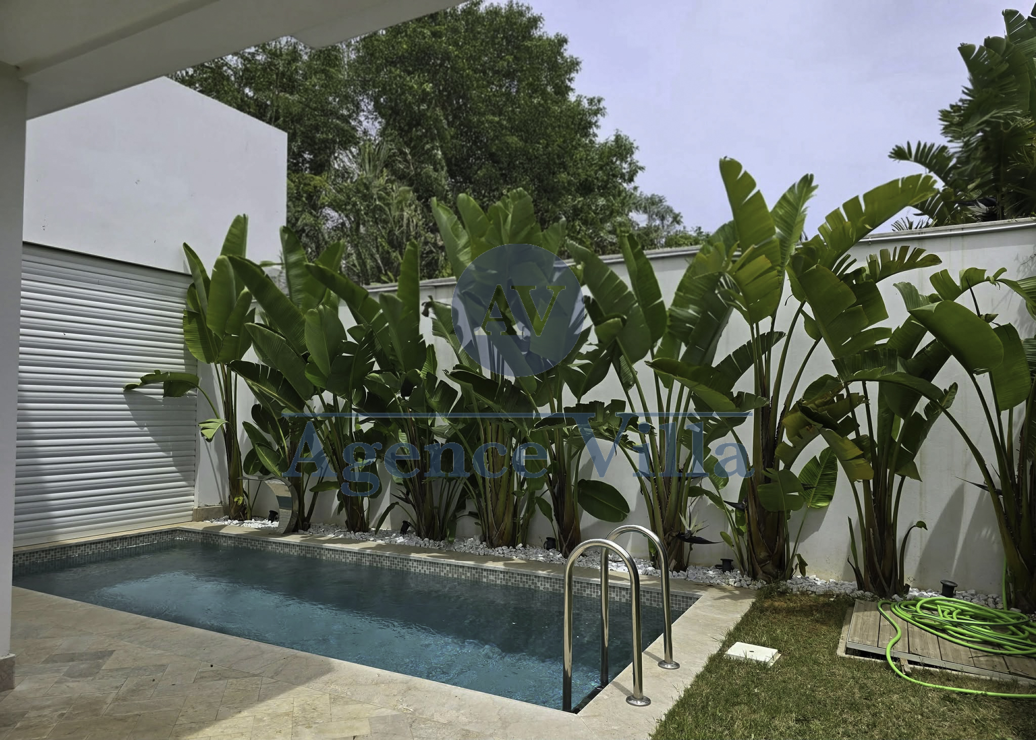 La Marsa&nbsp;Gammart&nbsp;Location&nbsp;Appart. 4 pi�ces&nbsp;Superbe villa moderne avec piscine � gammarth