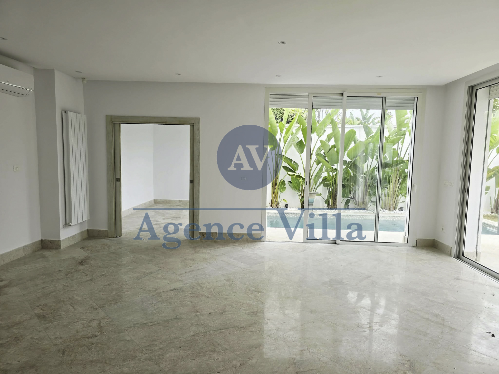 La Marsa&nbsp;Gammart&nbsp;Location&nbsp;Appart. 4 pi�ces&nbsp;Superbe villa moderne avec piscine � gammarth