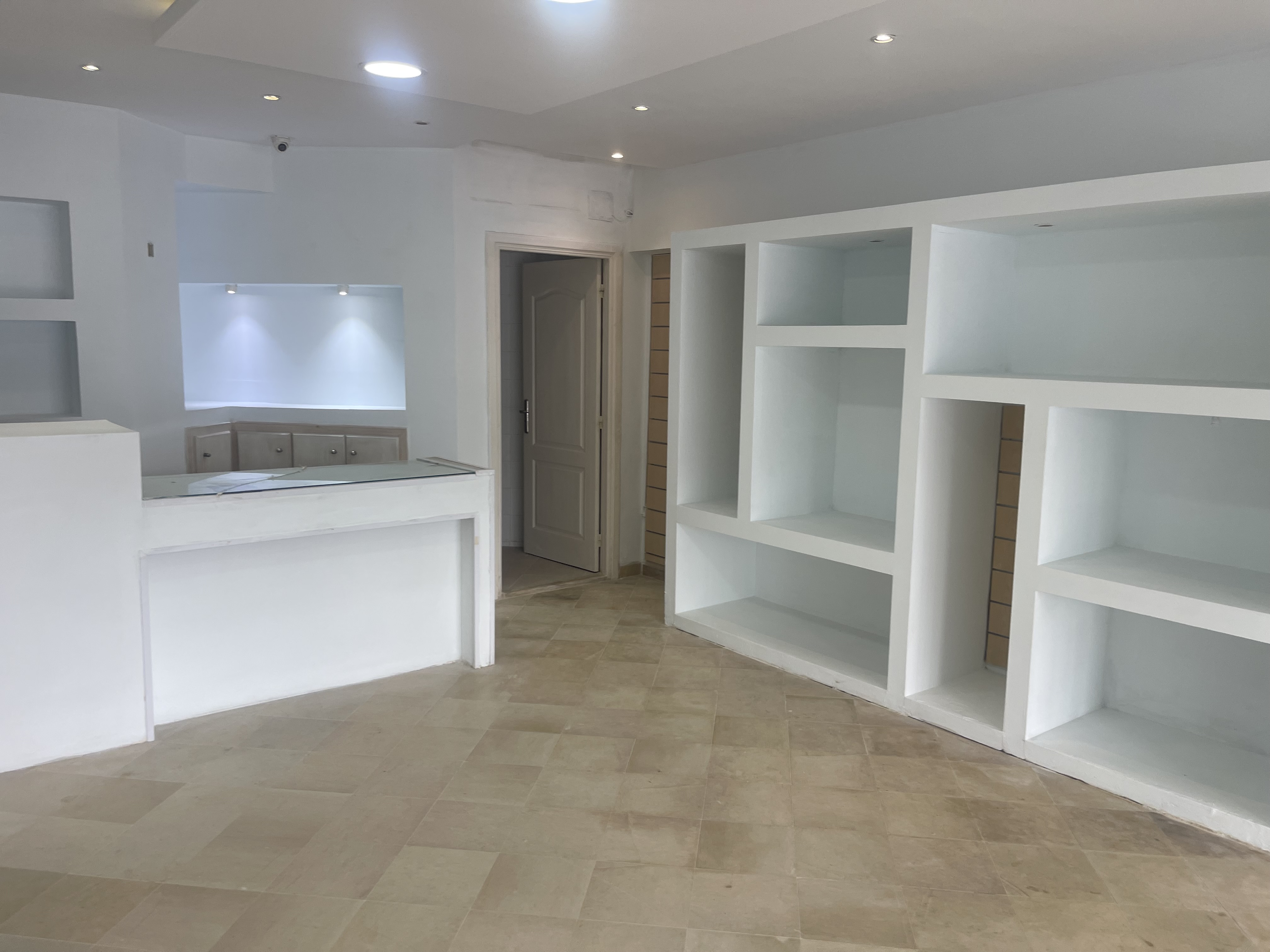 Ariana Ville&nbsp;Cite Ennasr 2&nbsp;Bureaux & Commerces&nbsp;Fond de Commerce&nbsp;Commerce a cit� ennasr