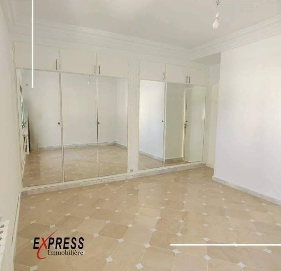 El Menzah&nbsp;El Menzah 9&nbsp;Location&nbsp;Duplex&nbsp;Dulex s4 dans une r�sidence � menzah 9a