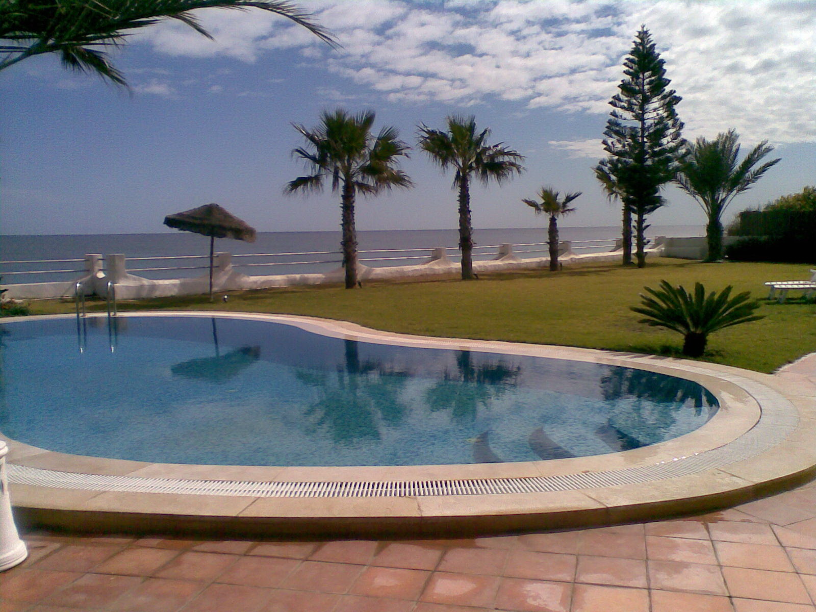 Akouda&nbsp;Chatt Meriem&nbsp;Location&nbsp;Maisons&nbsp;Superbe villa pieds ds l'eau